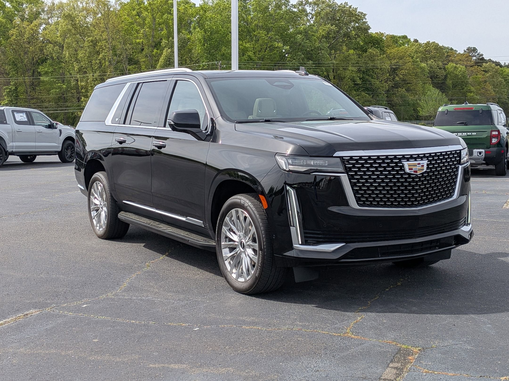 2023 Cadillac Escalade ESV 4WD Premium Luxury