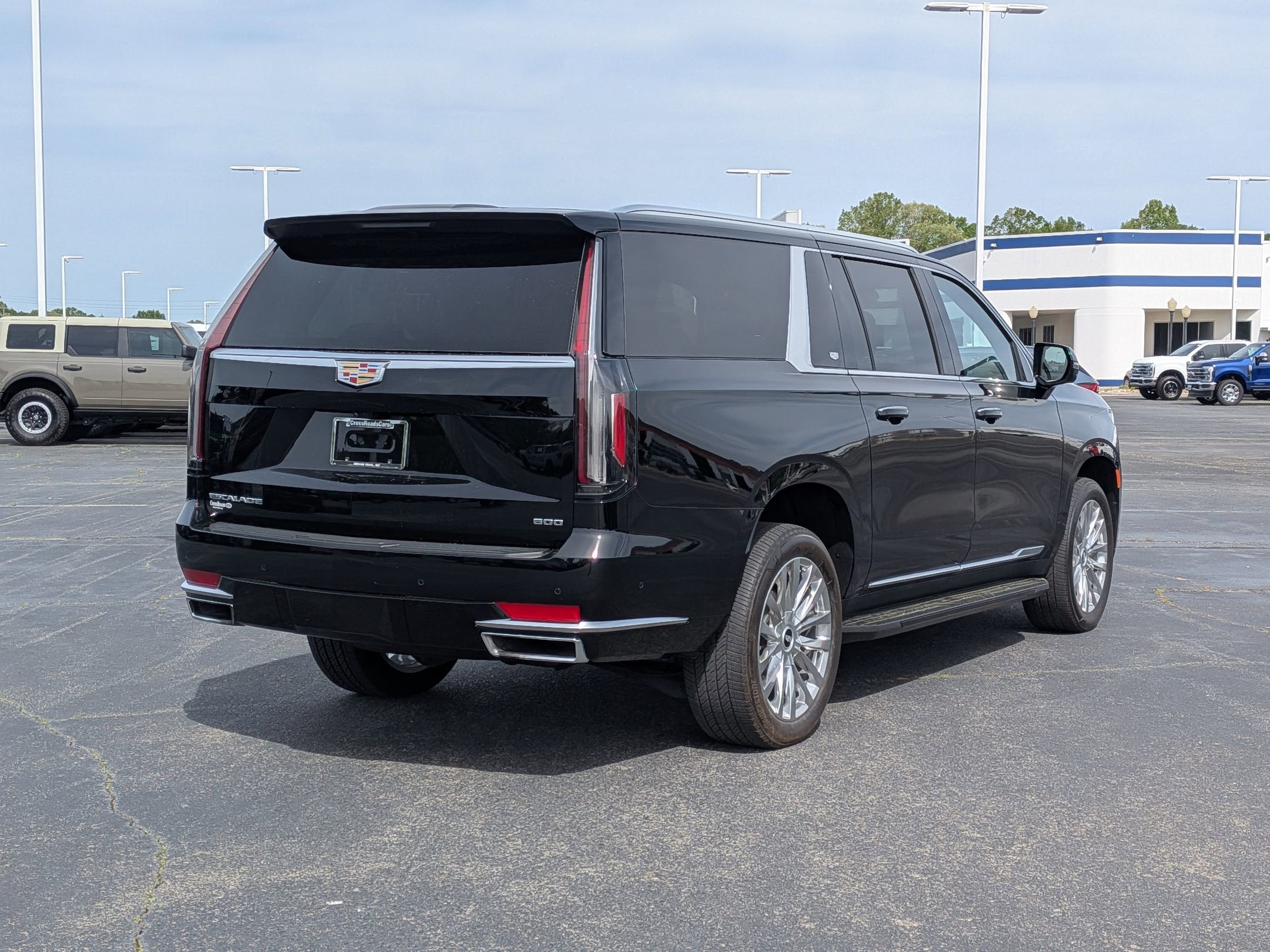 2023 Cadillac Escalade ESV 4WD Premium Luxury