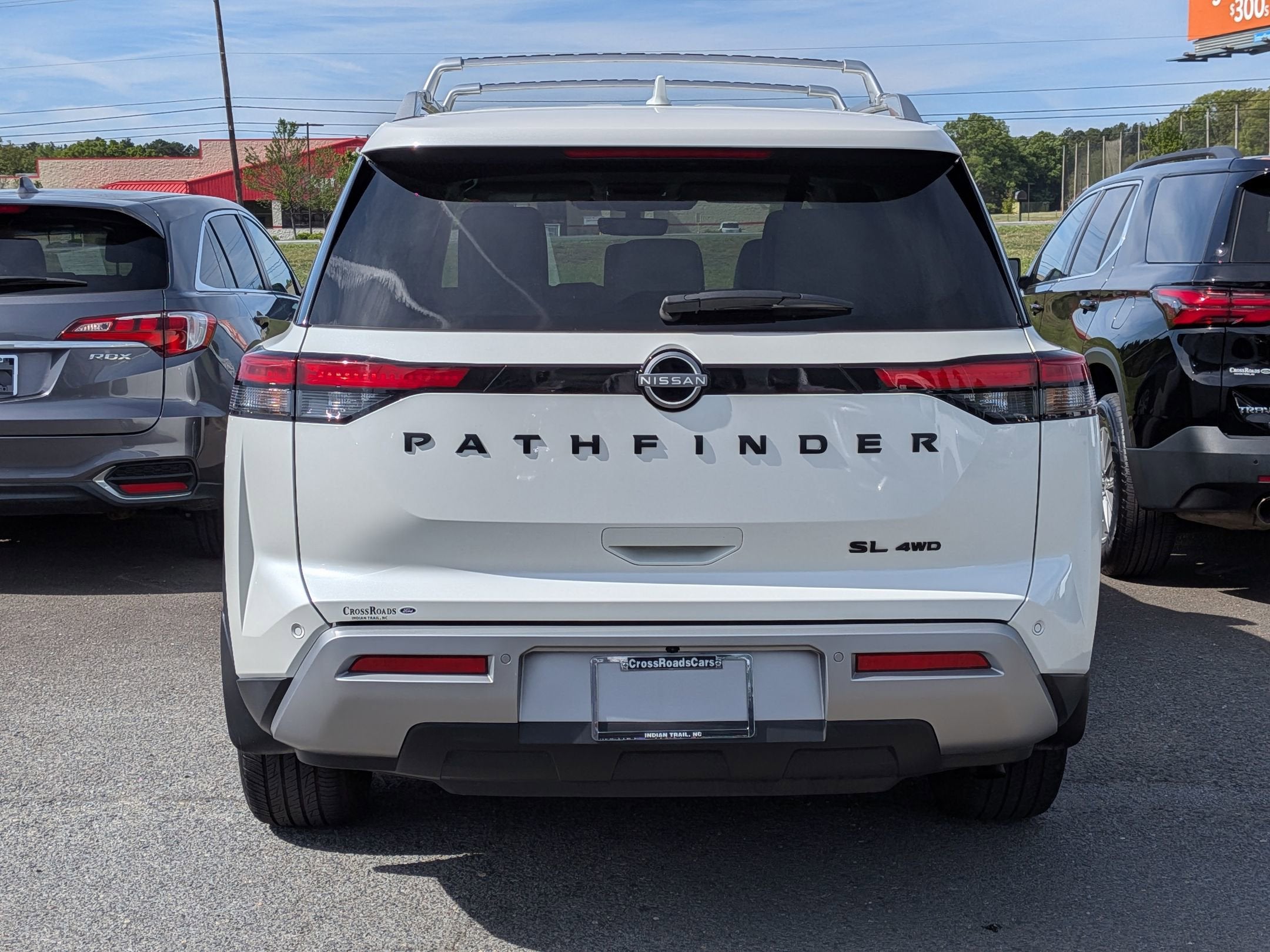 2024 Nissan Pathfinder SL