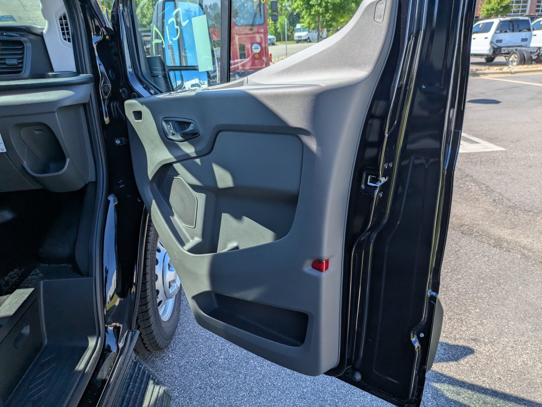 2026 Ford Transit Passenger Wagon XLT