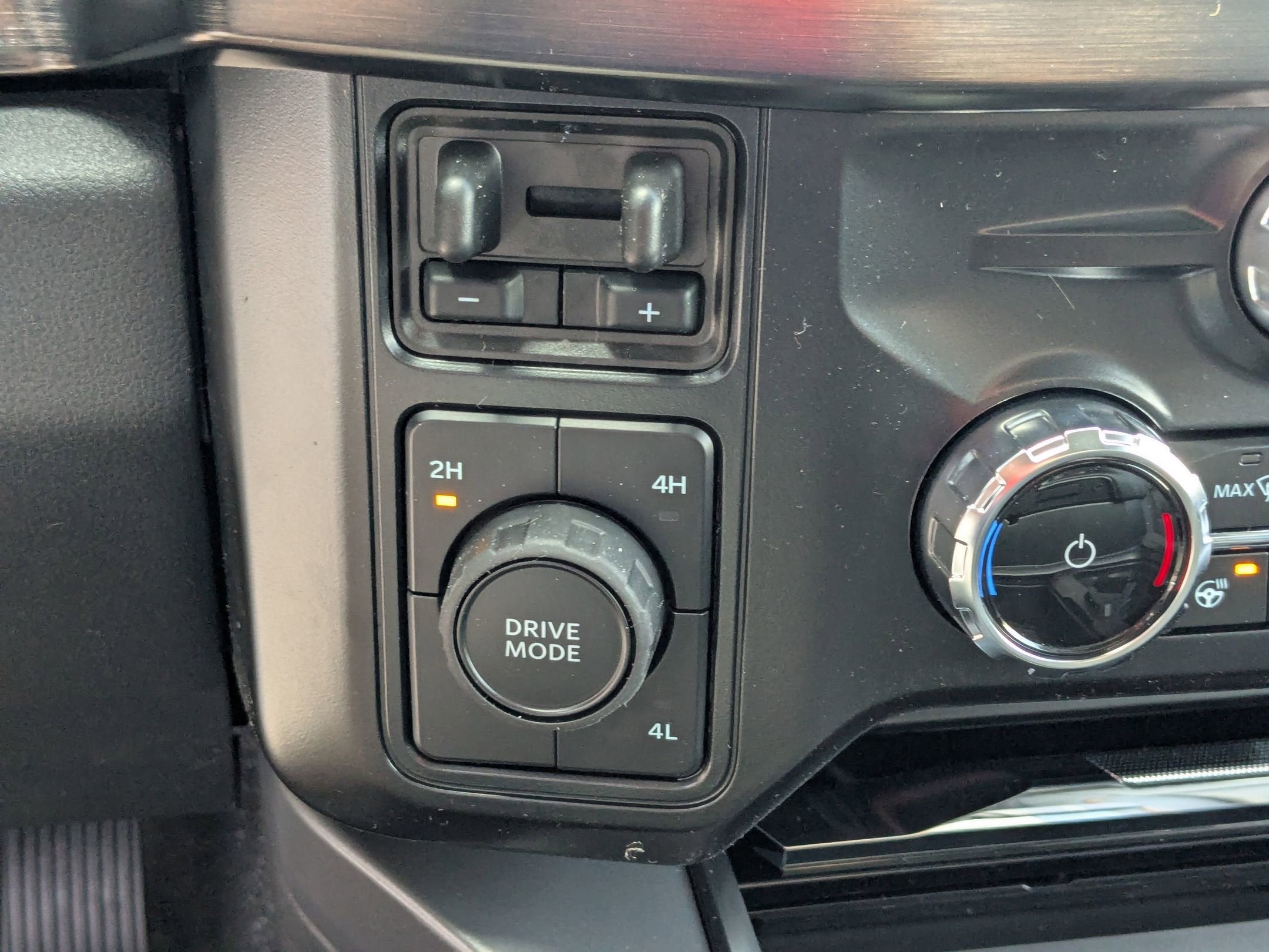 2026 Ford Super Duty F-450 DRW LARIAT