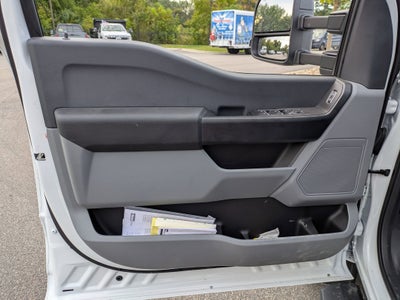 2025 Ford Super Duty F-550 DRW XL