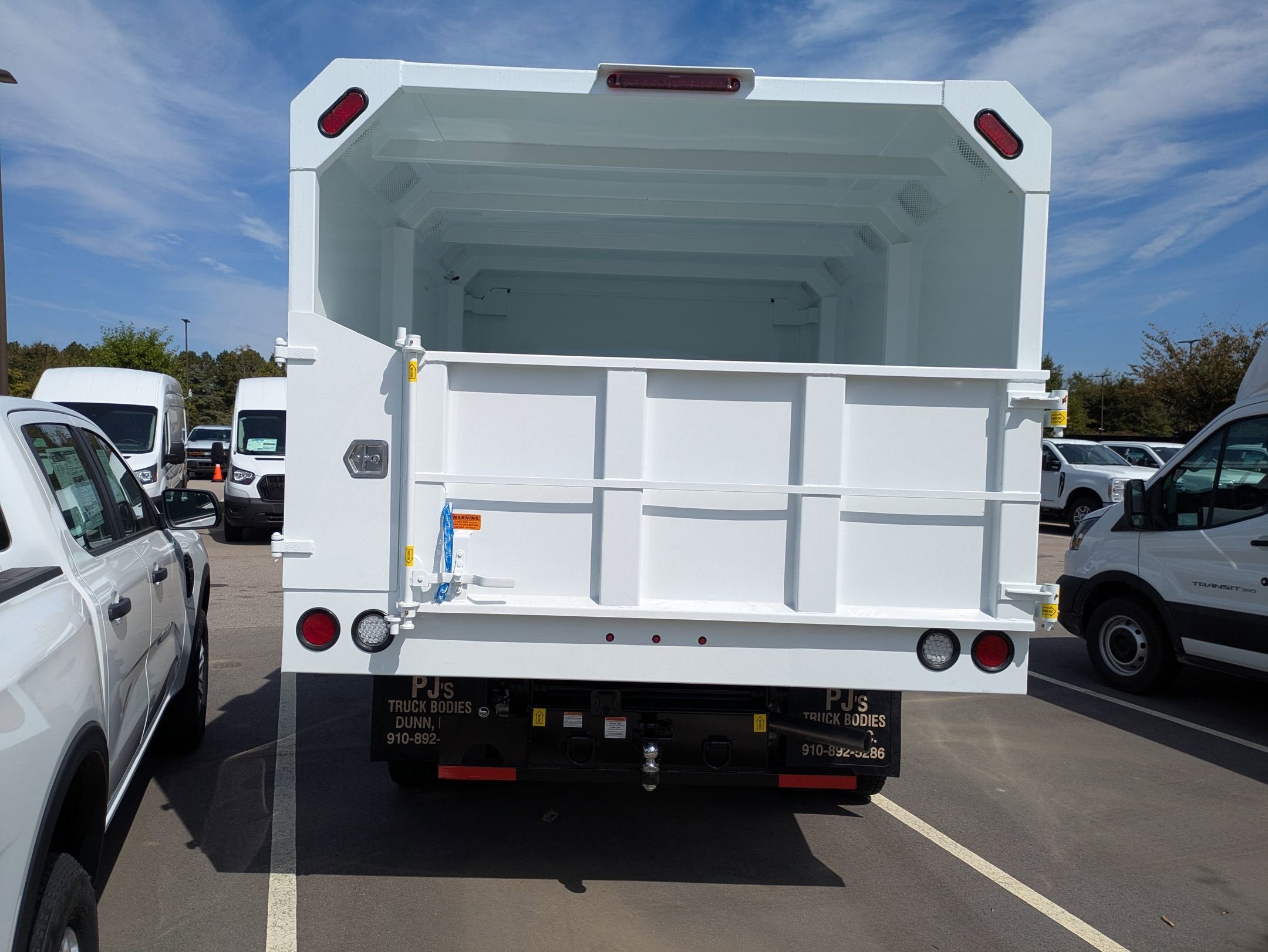 2025 Ford Super Duty F-550 DRW XL