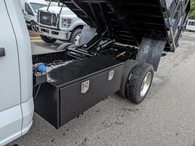 2025 Ford Super Duty F-550 DRW XL