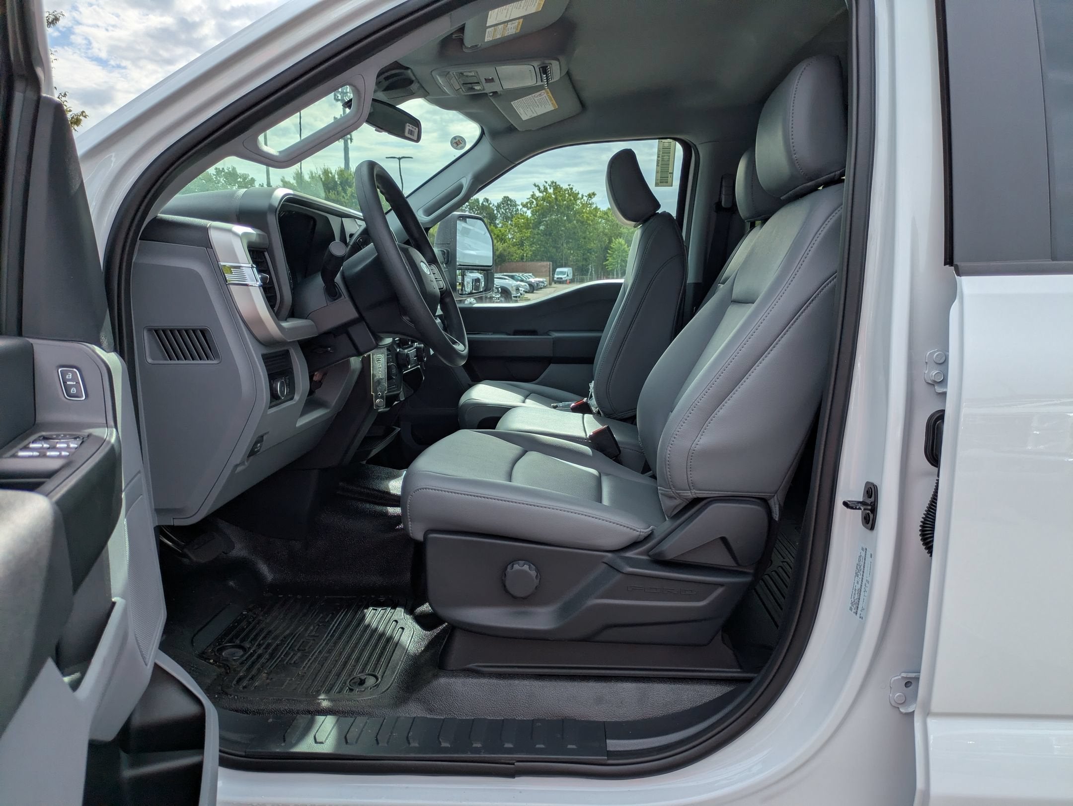2026 Ford Super Duty F-550 DRW XL