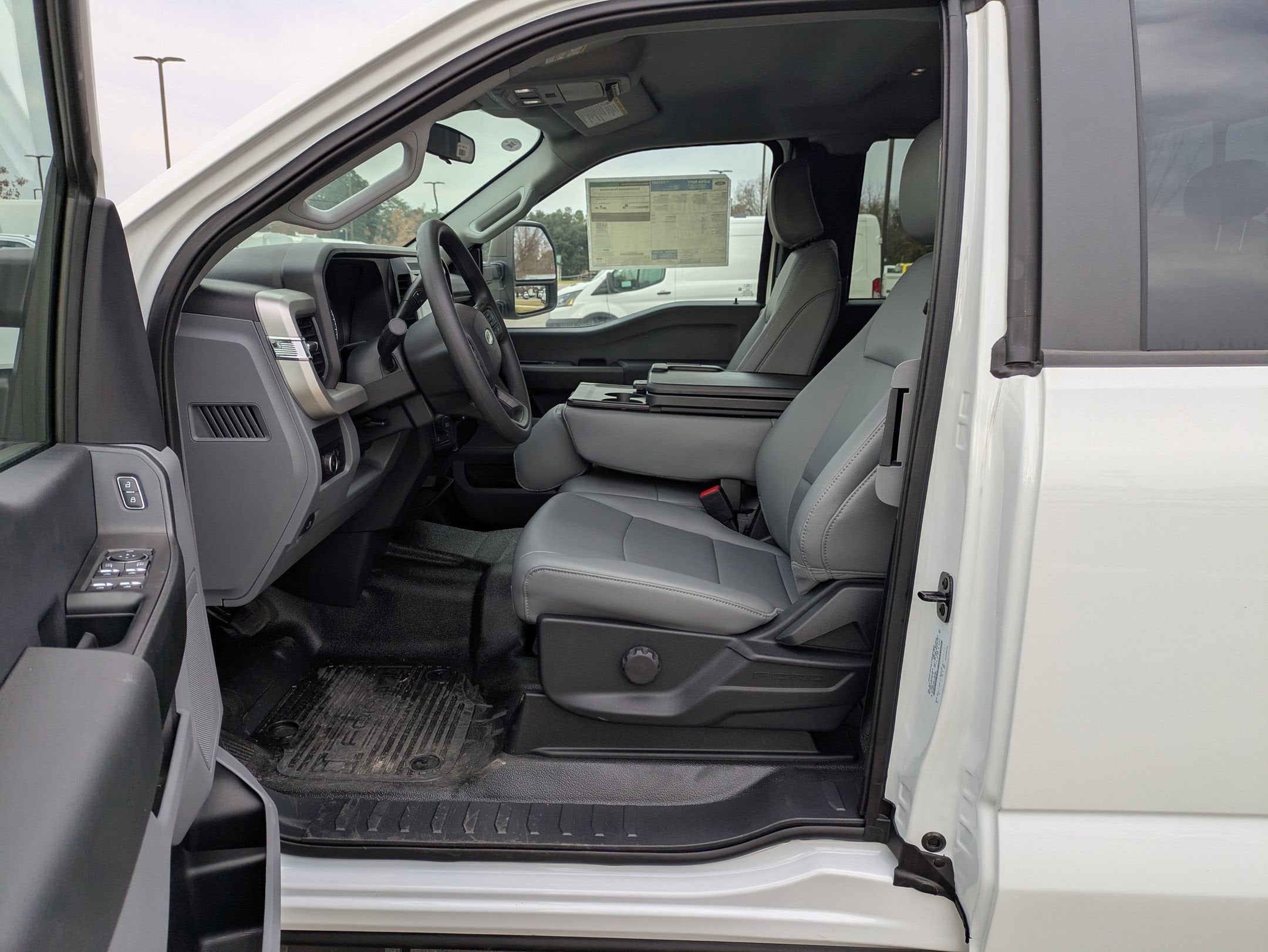 2025 Ford Super Duty F-350 SRW XL