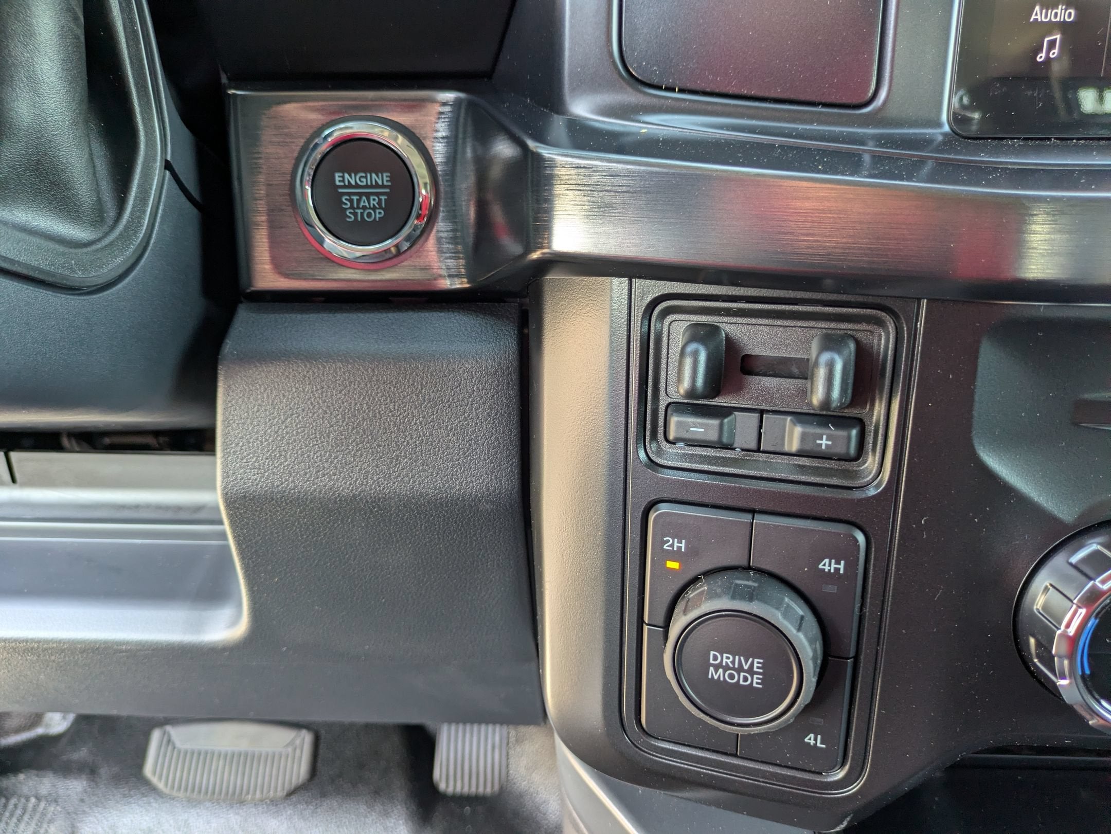 2026 Ford Super Duty F-450 DRW LARIAT