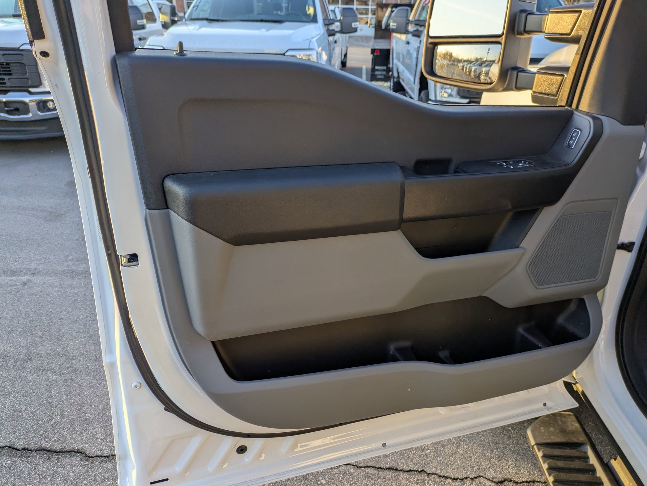 2026 Ford Super Duty F-550 DRW XL