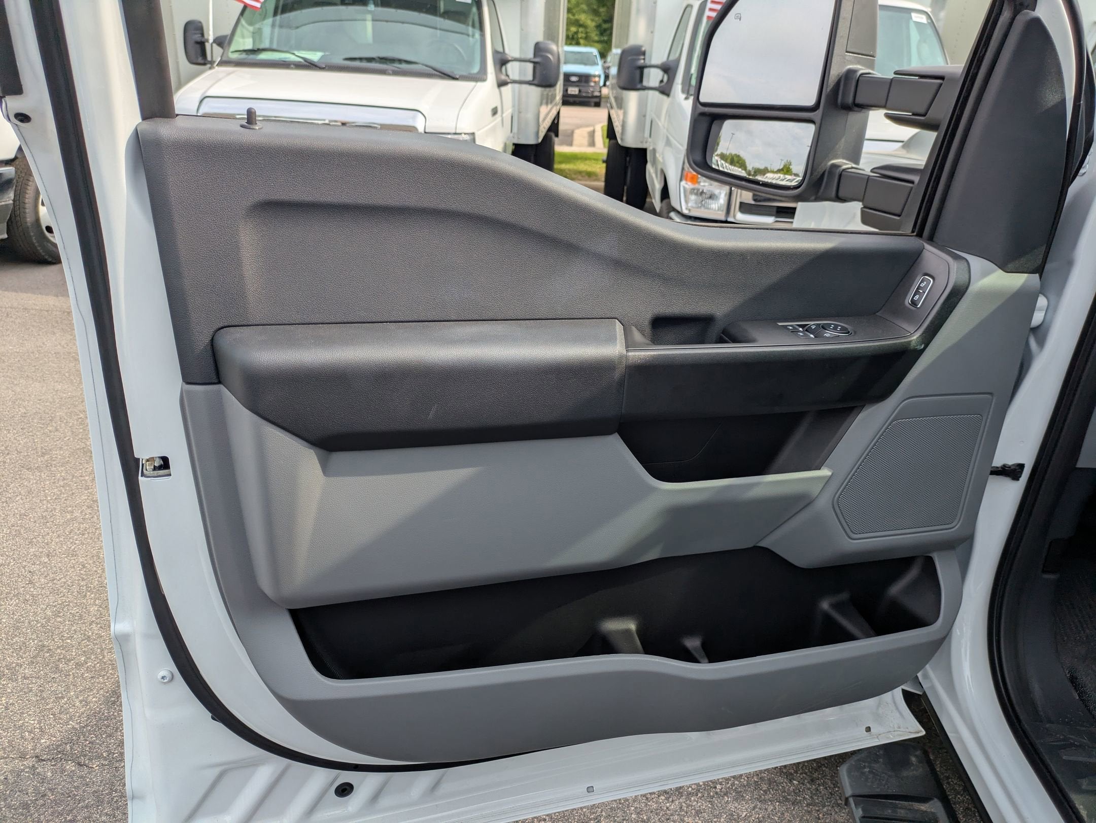 2026 Ford Super Duty F-600 DRW XL