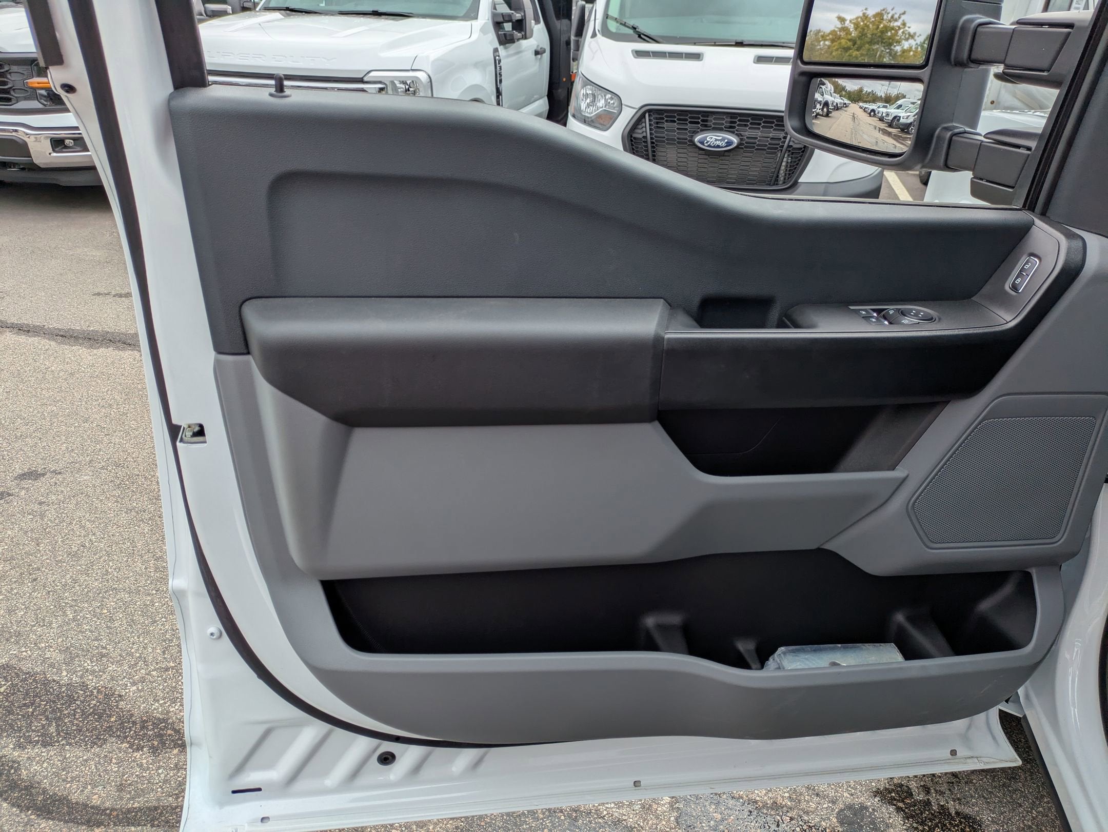 2026 Ford Super Duty F-350 DRW XL