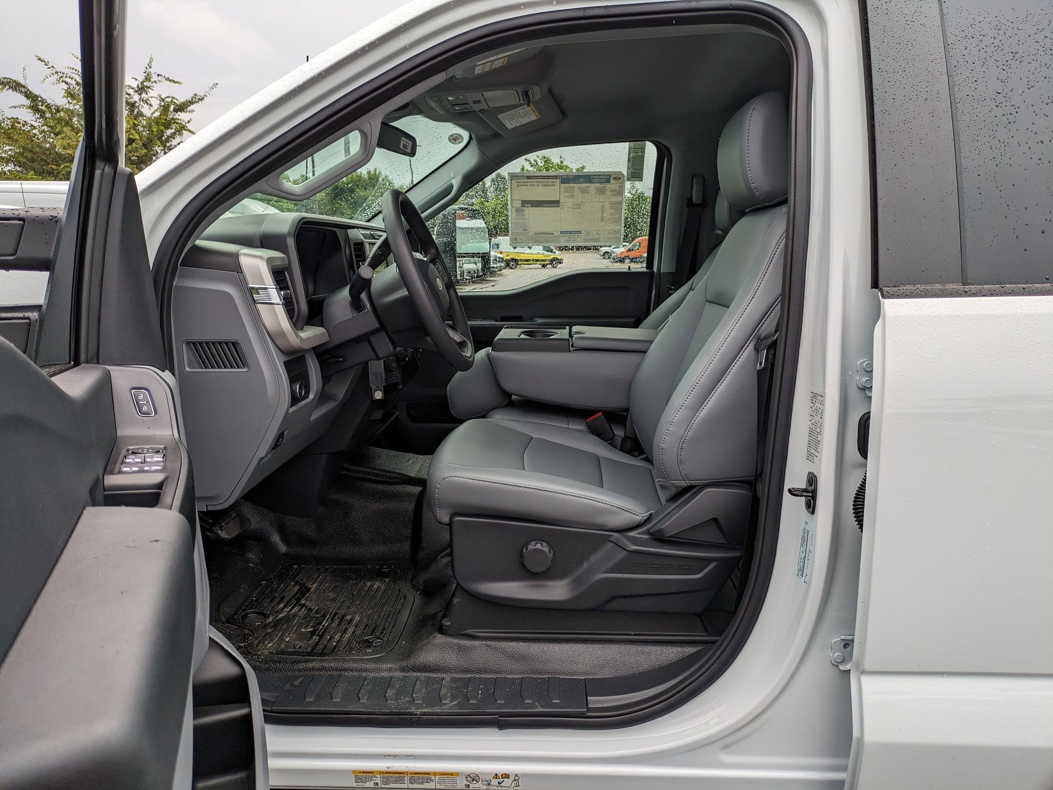 2025 Ford Super Duty F-550 DRW XL