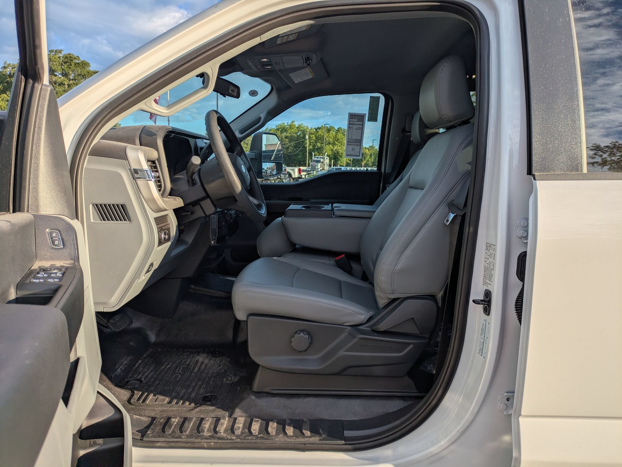 2026 Ford Super Duty F-550 DRW XL