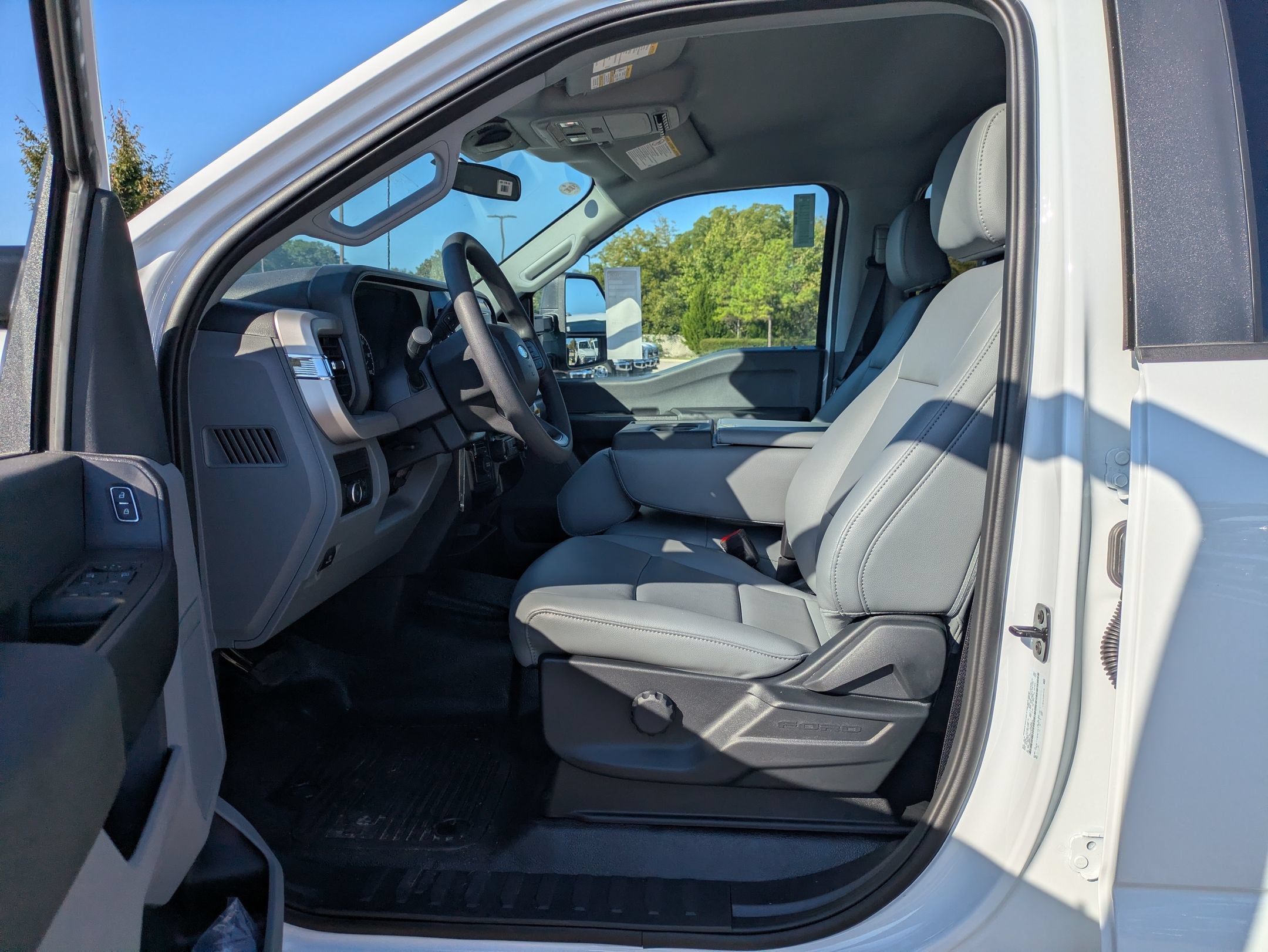 2027 Ford Super Duty F-550 DRW XL