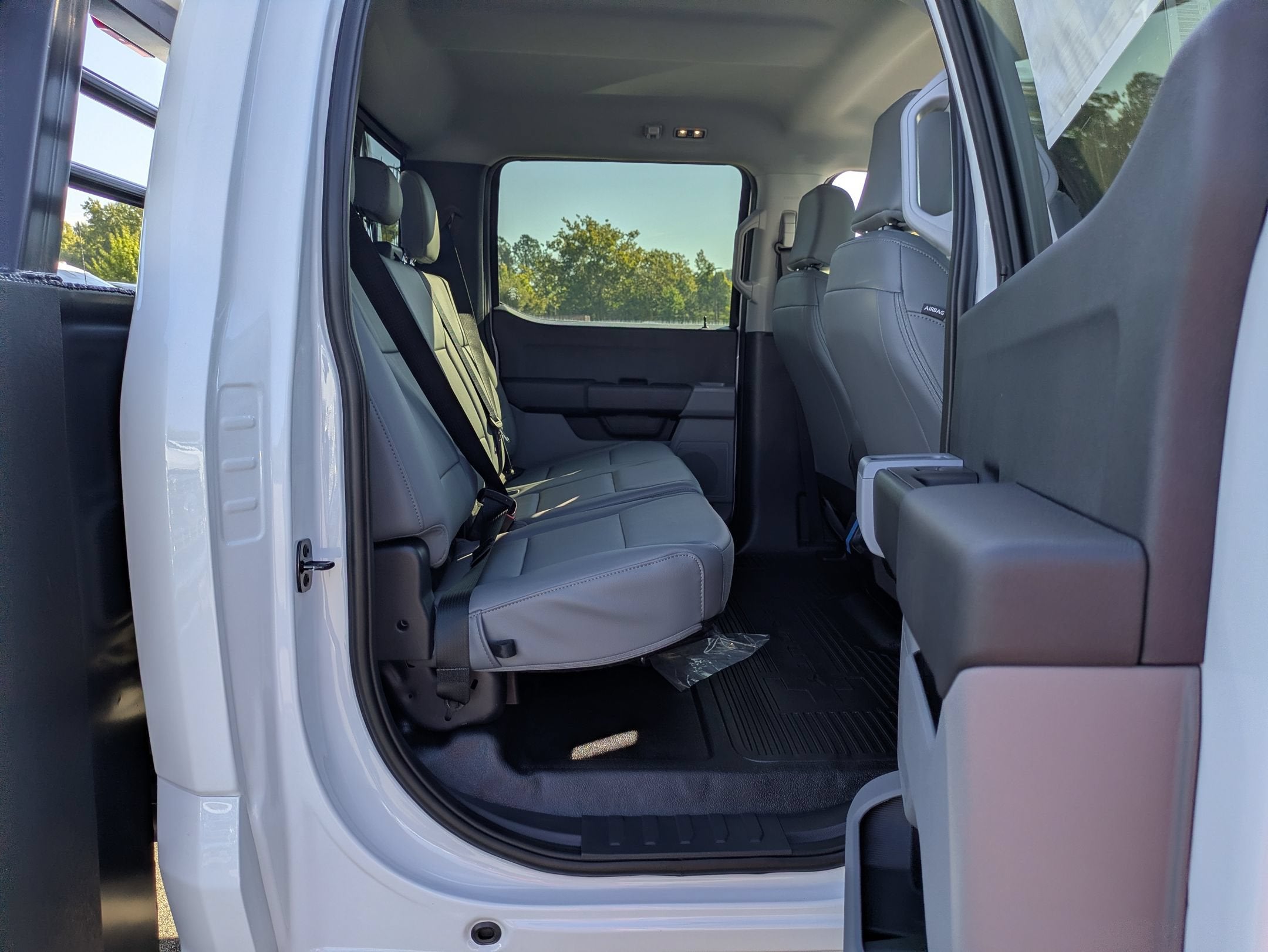2027 Ford Super Duty F-550 DRW XL