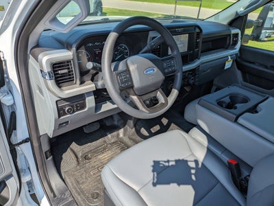 2025 Ford Super Duty F-550 DRW XL