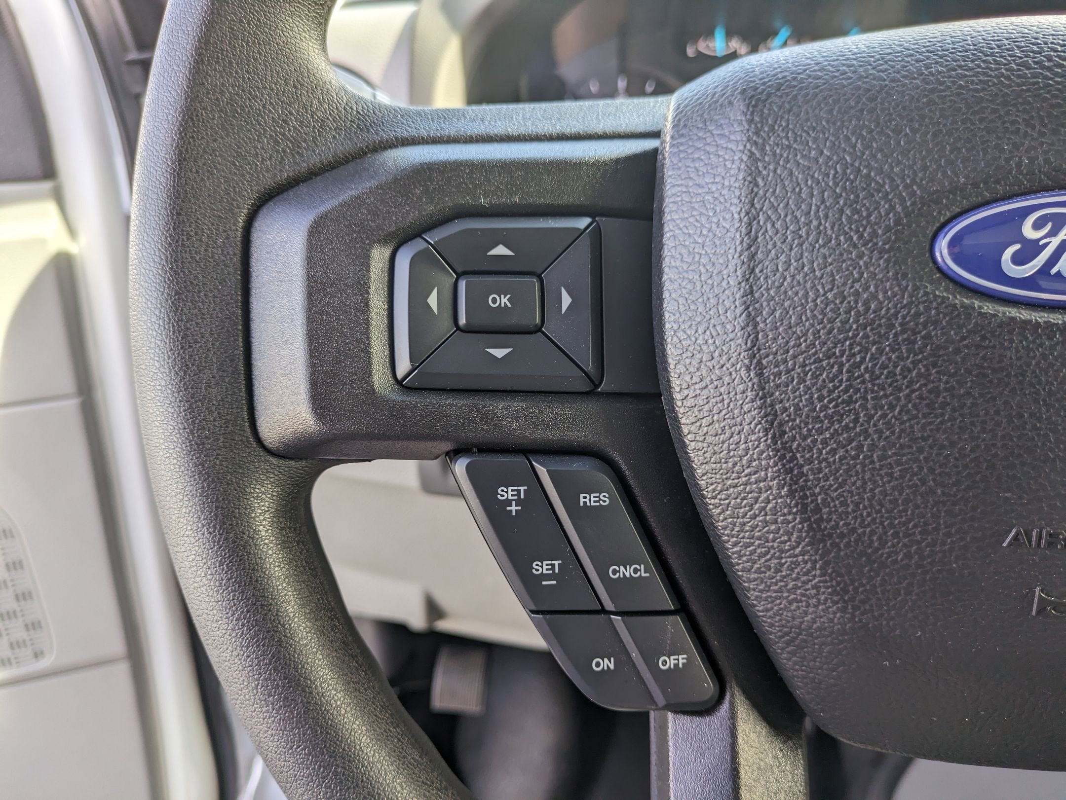 2026 Ford E-Series Cutaway Base