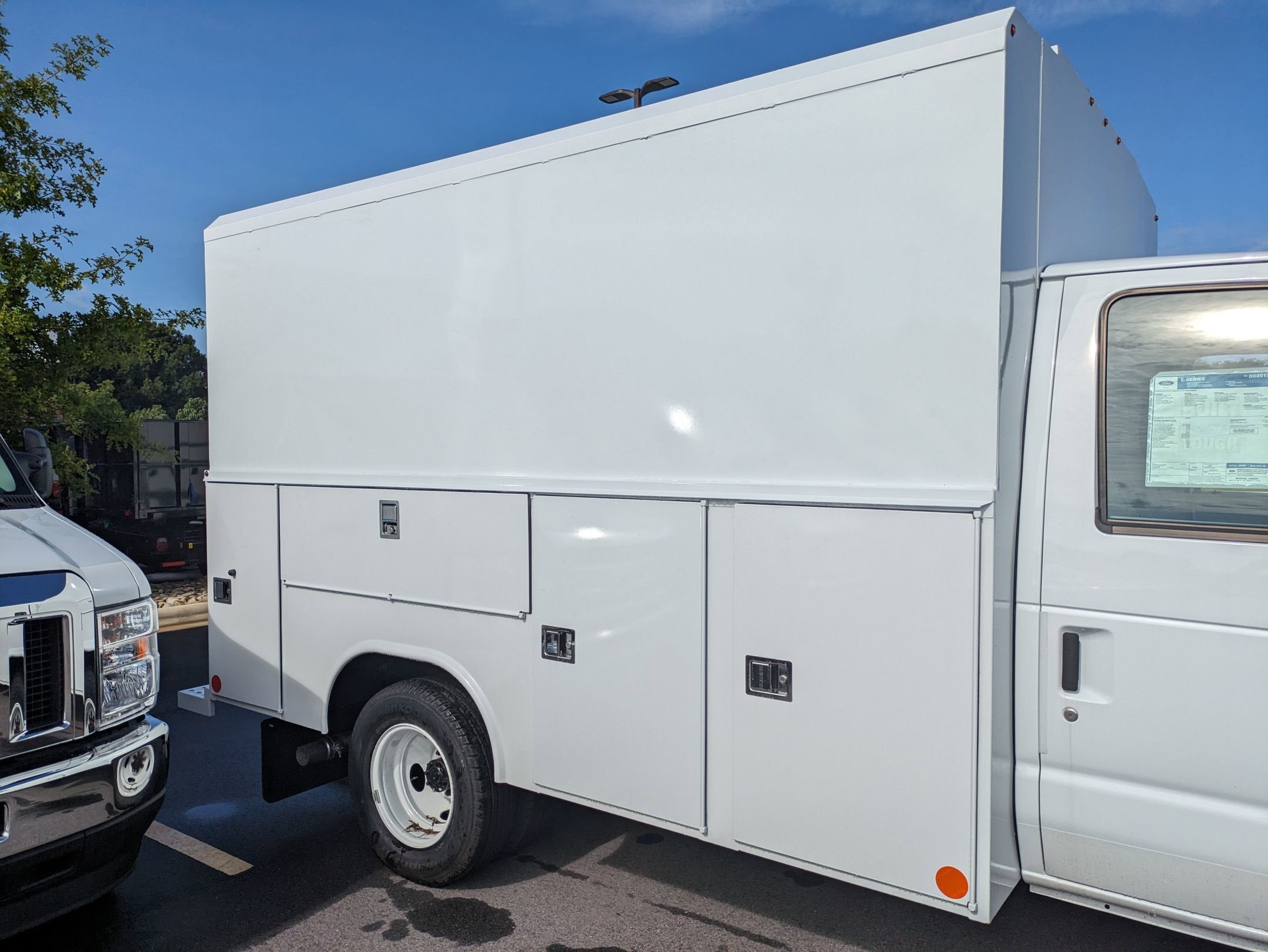 2026 Ford E-Series Cutaway Base