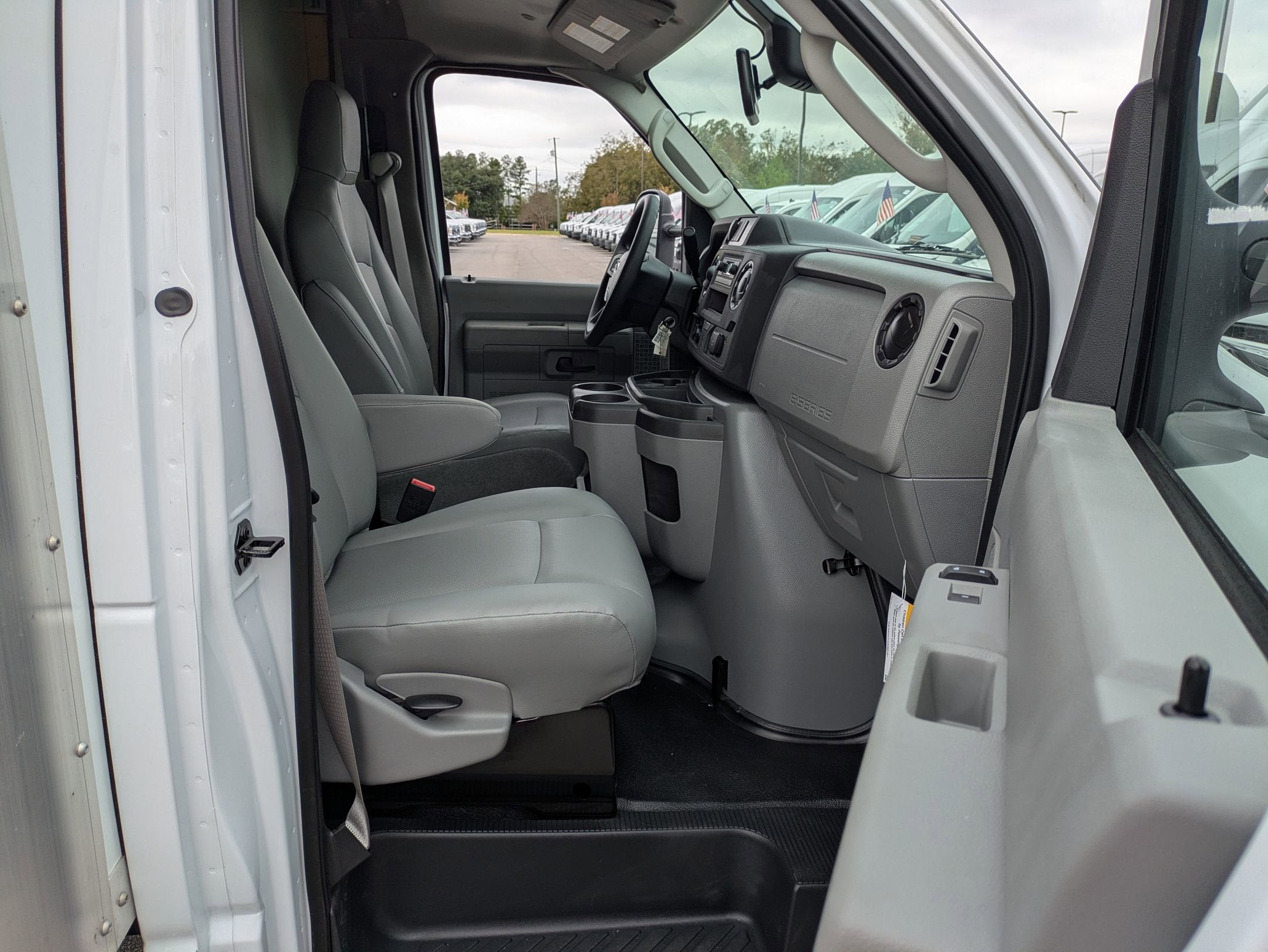 2026 Ford E-Series Cutaway E-350 DRW 158" WB