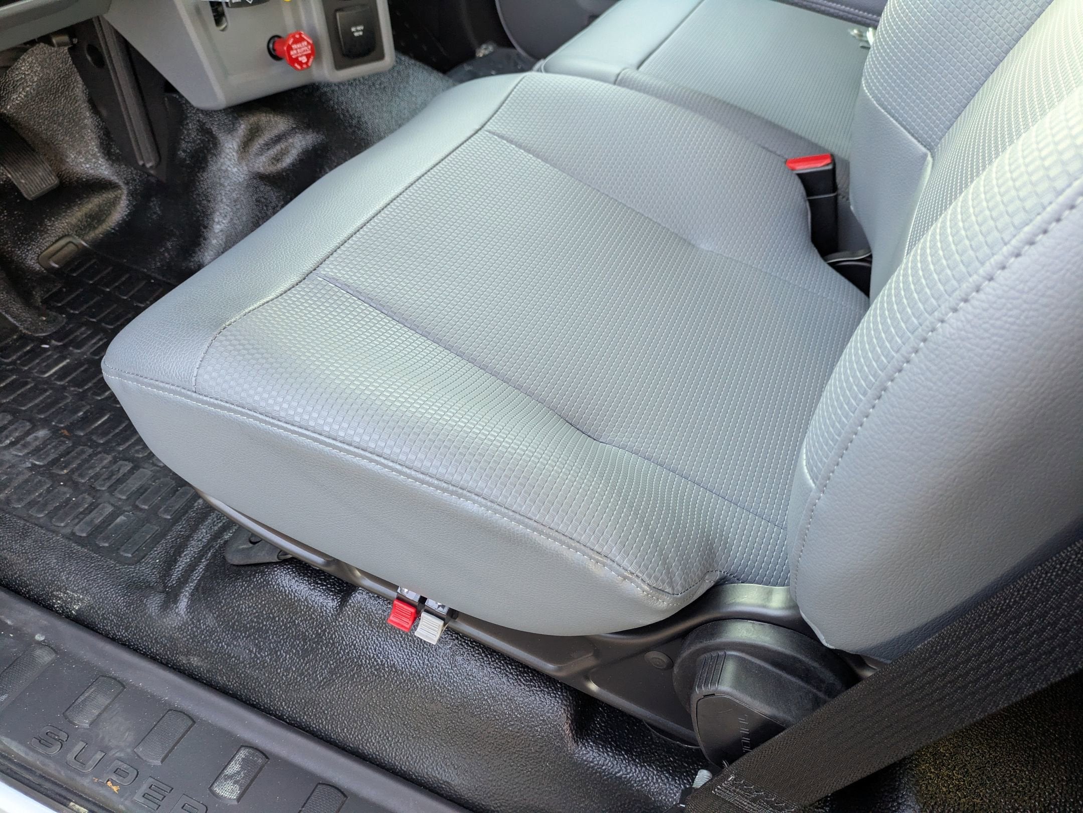 2026 Ford F-750SD Base