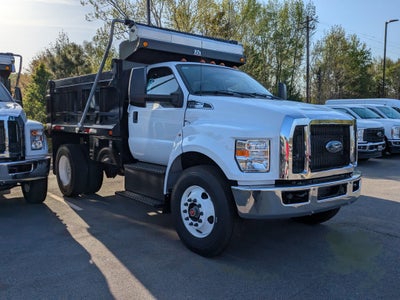 2027 Ford F-750SD Base