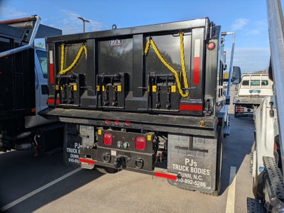 2027 Ford F-750SD Base