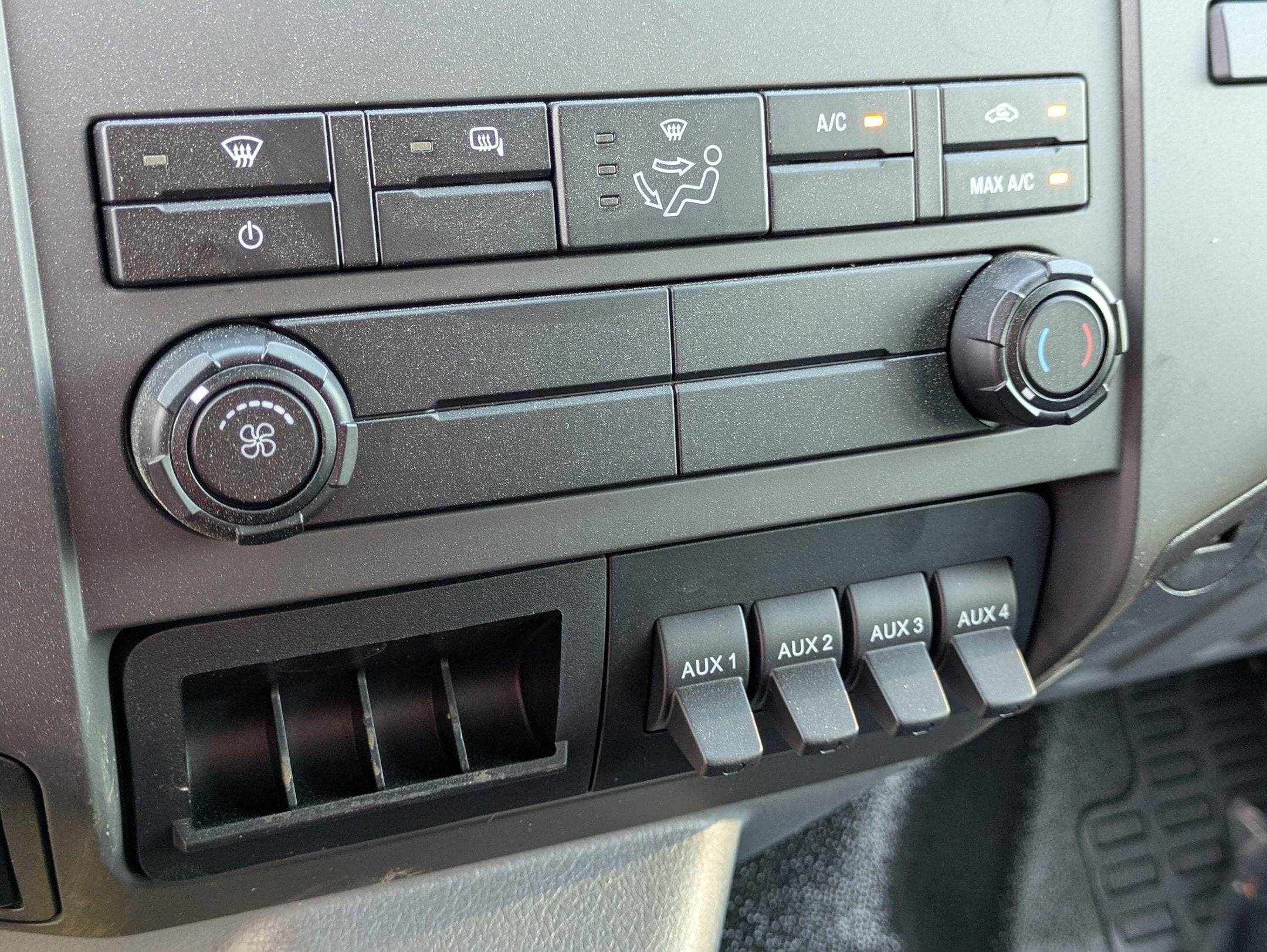 2027 Ford F-750SD Base