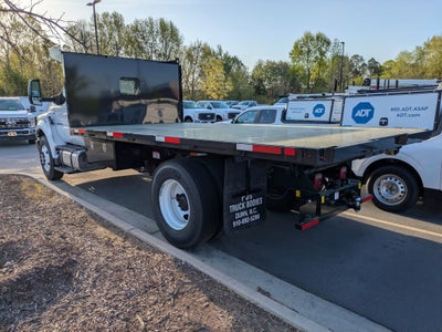 2027 Ford F-750SD Base