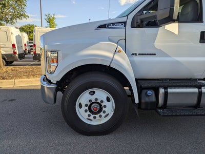 2027 Ford F-750SD Base