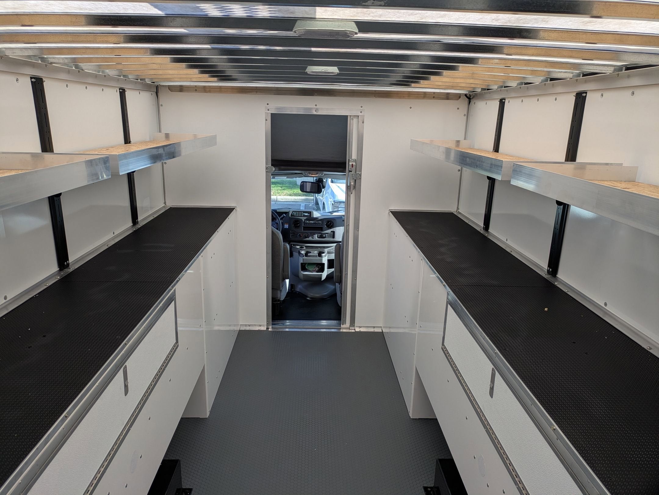 2027 Ford E-Series Cutaway Base