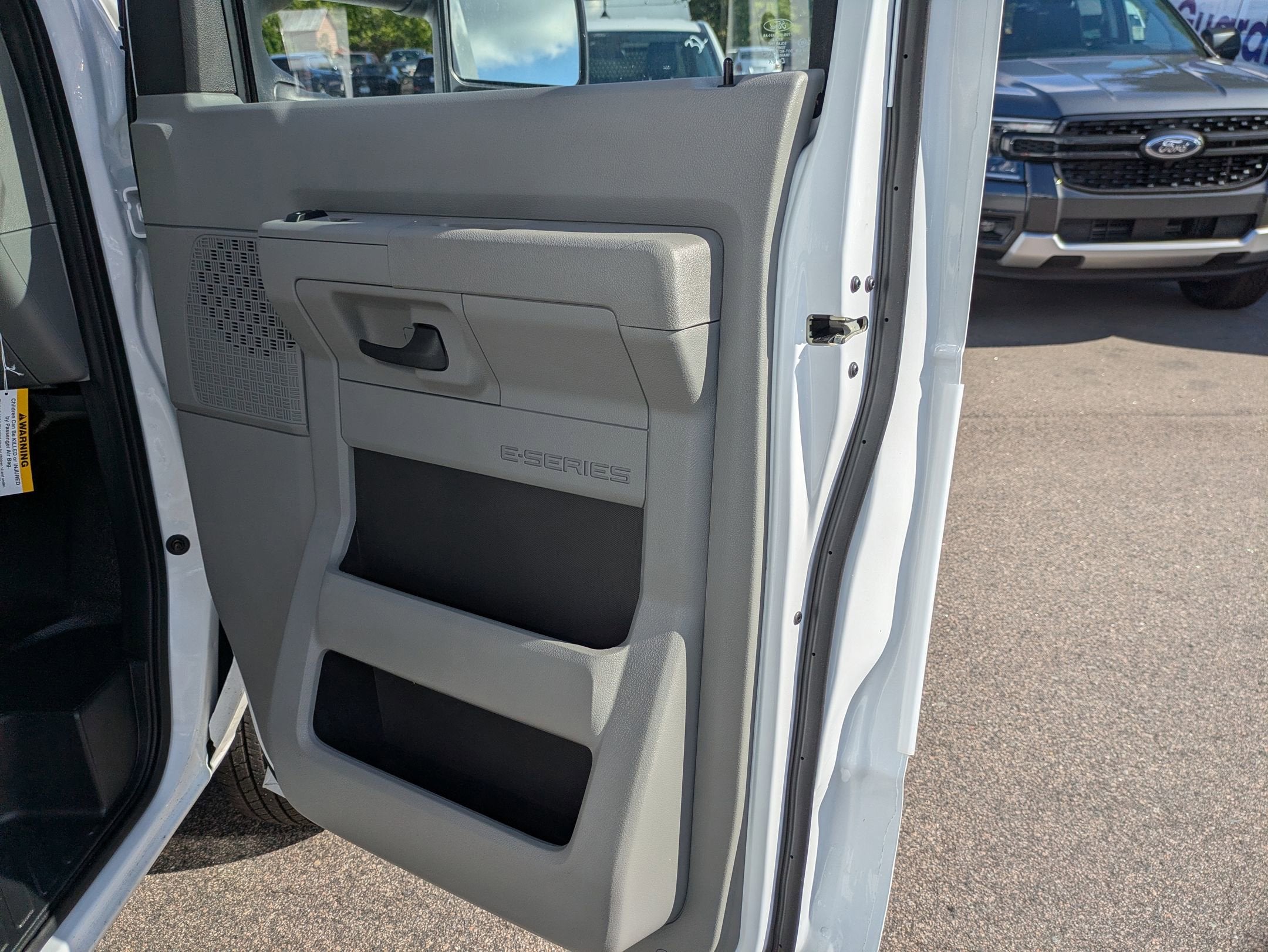 2027 Ford E-Series Cutaway Base