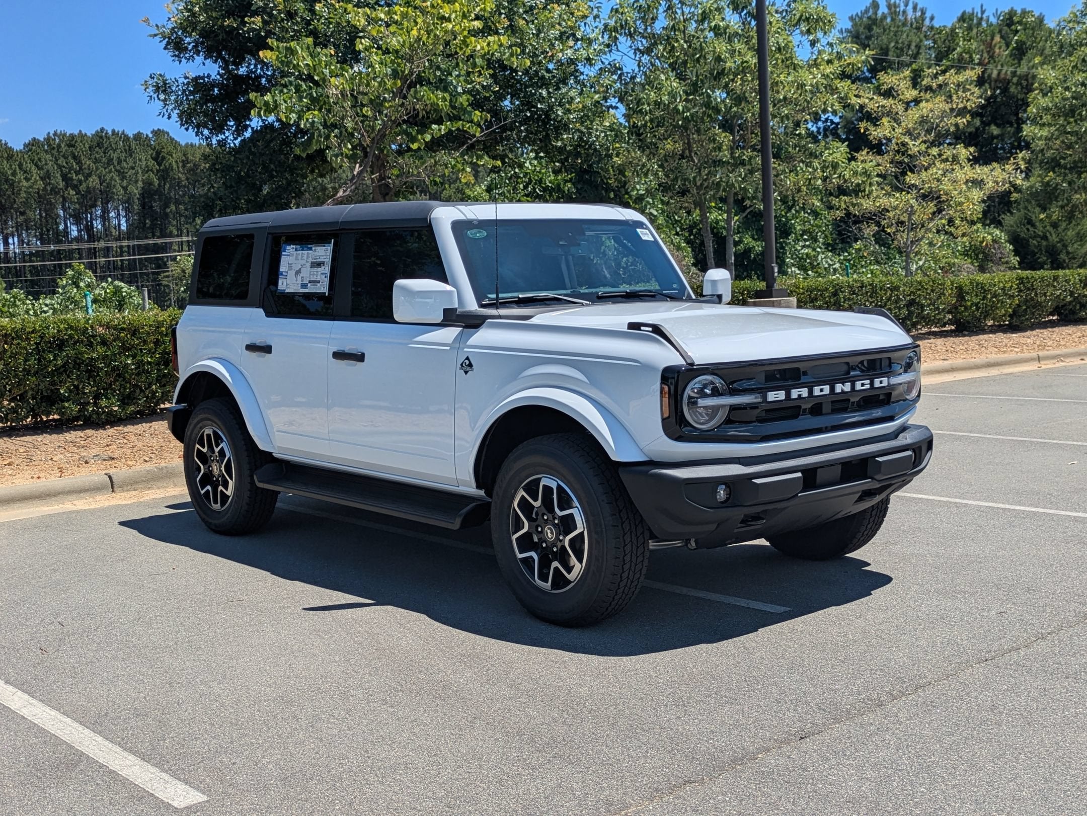 2026 Ford Bronco Outer Banks