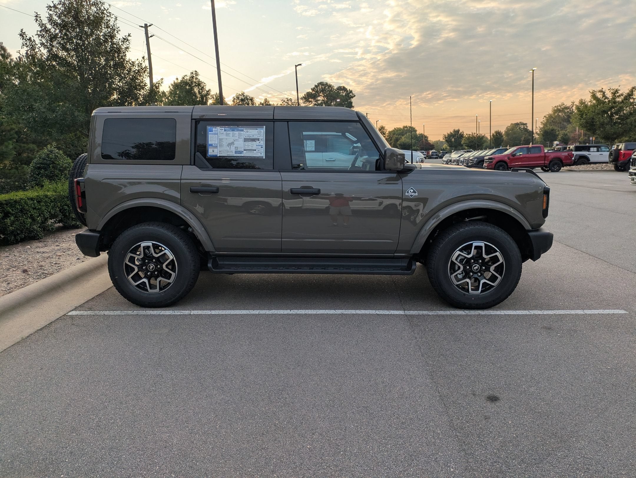 2026 Ford Bronco Outer Banks
