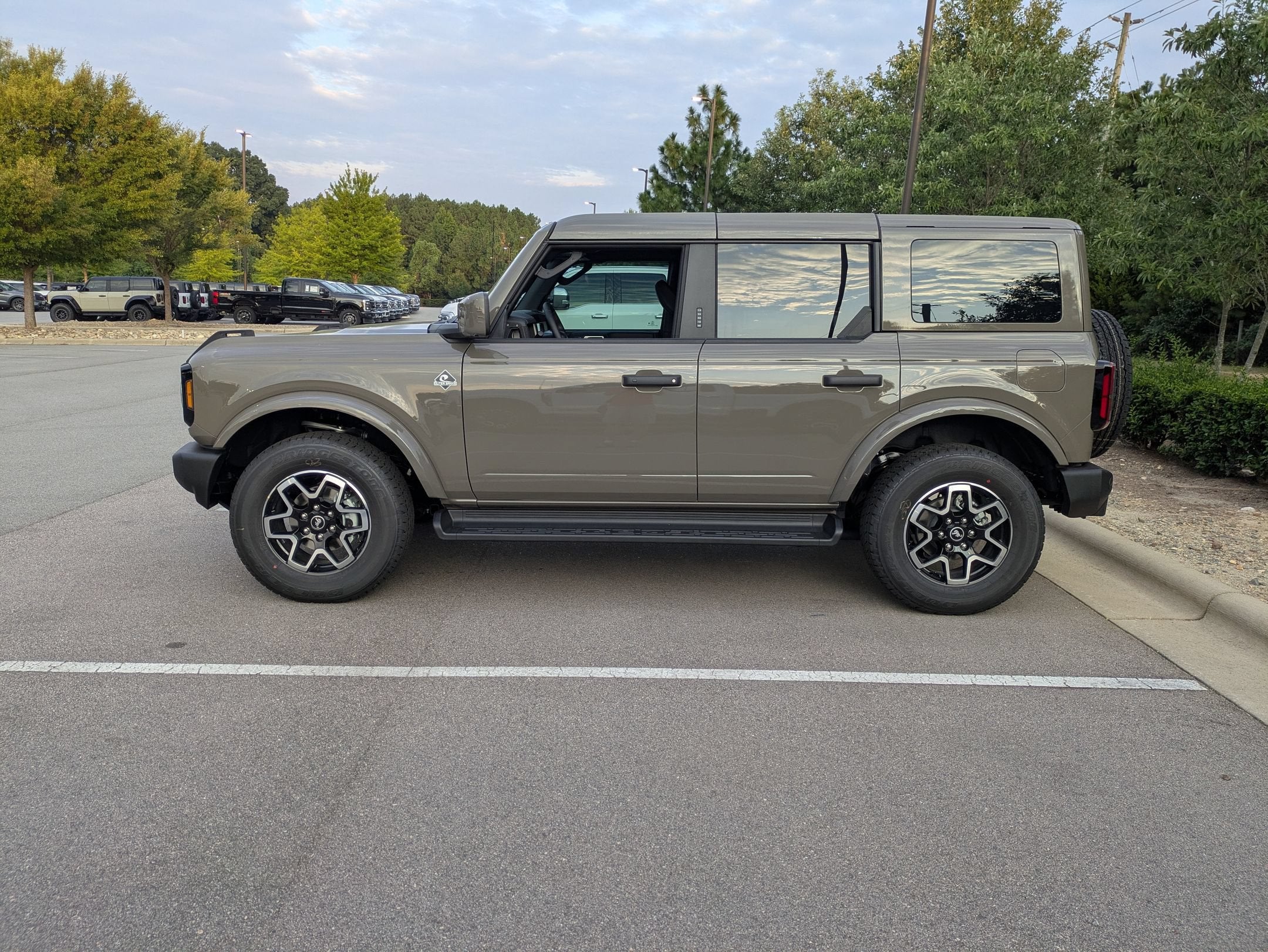 2026 Ford Bronco Outer Banks