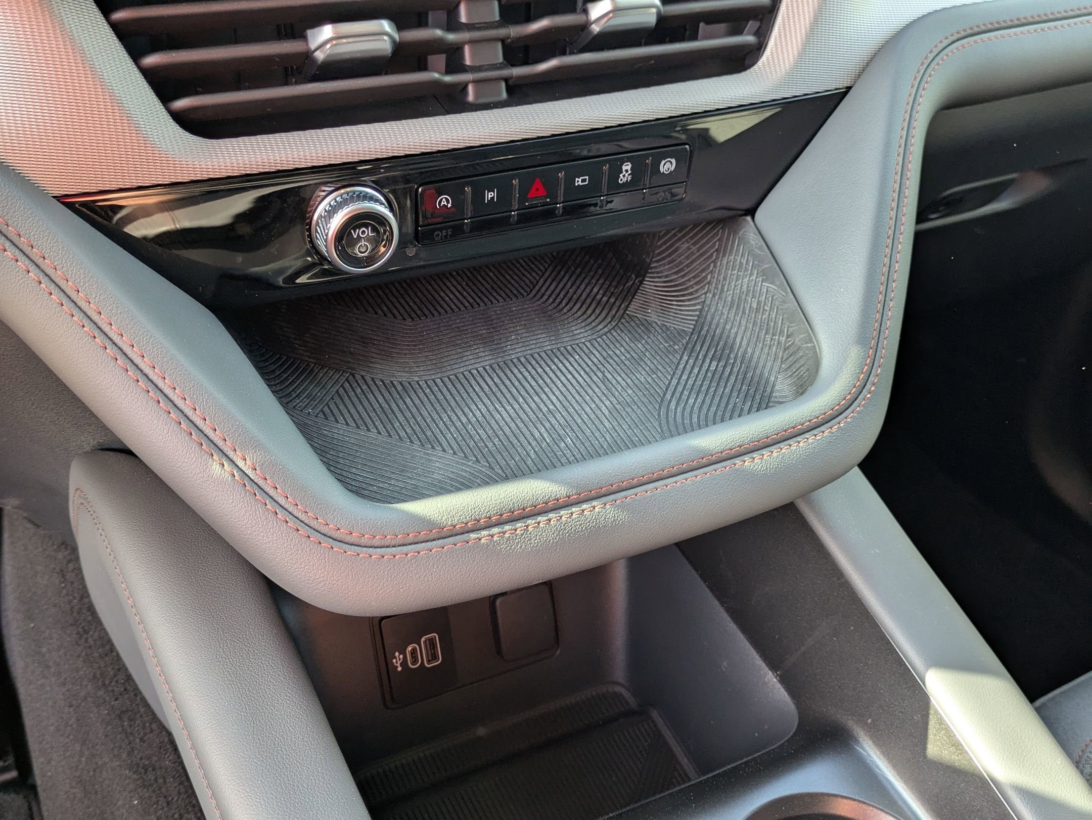 2026 Ford Explorer Active - Crossroads Courtesy Demo