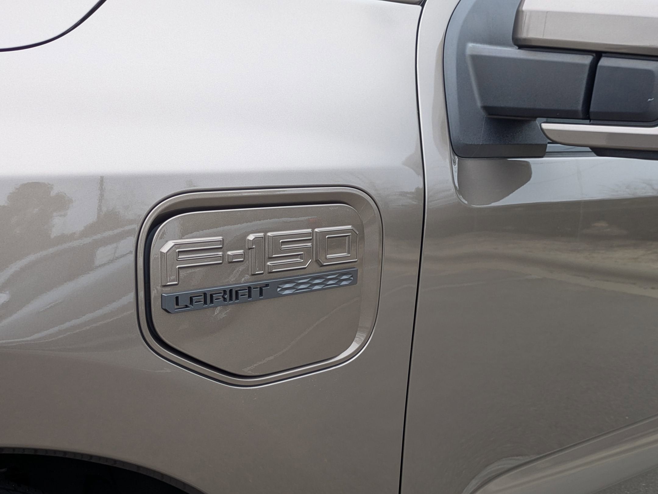 2023 Ford F-150 Lightning LARIAT