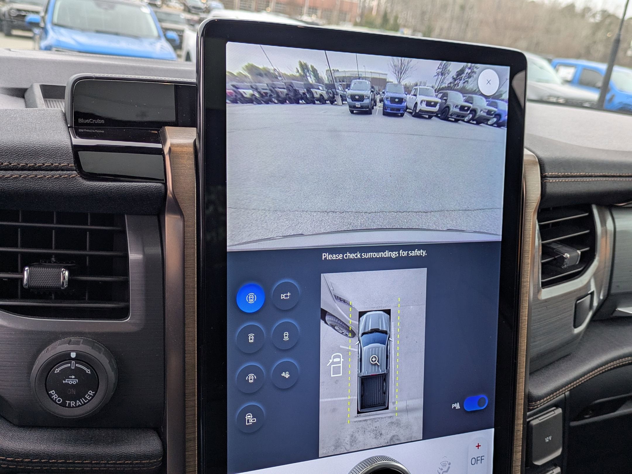 2023 Ford F-150 Lightning LARIAT