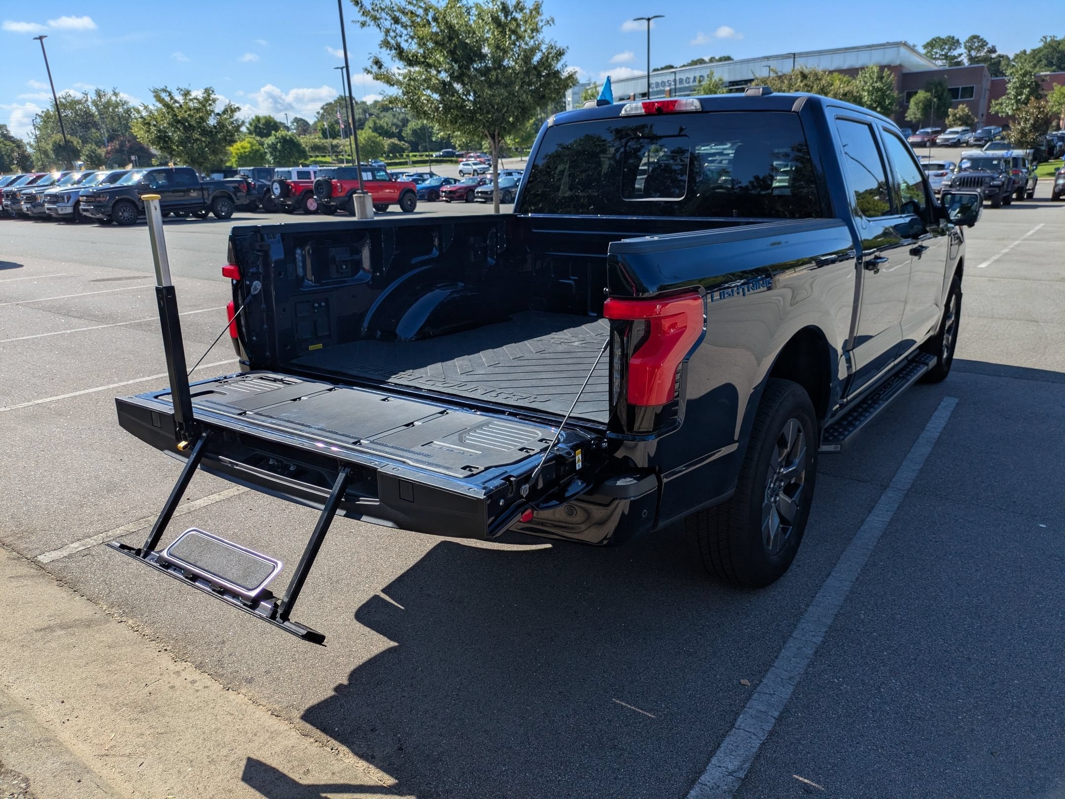 2023 Ford F-150 Lightning LARIAT