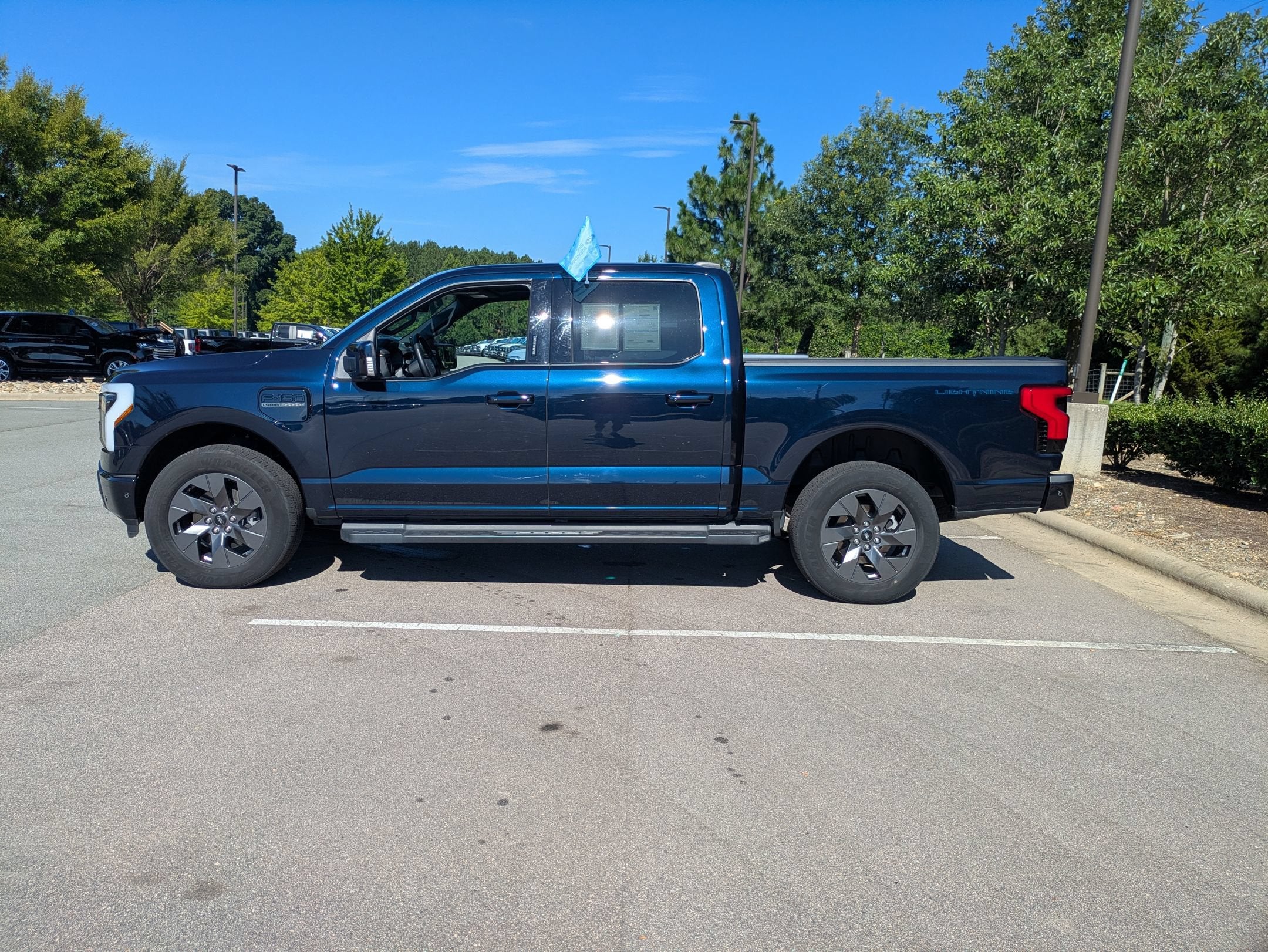 2023 Ford F-150 Lightning LARIAT
