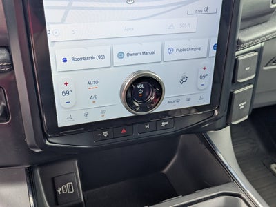 2025 Ford F-150 Lightning Flash