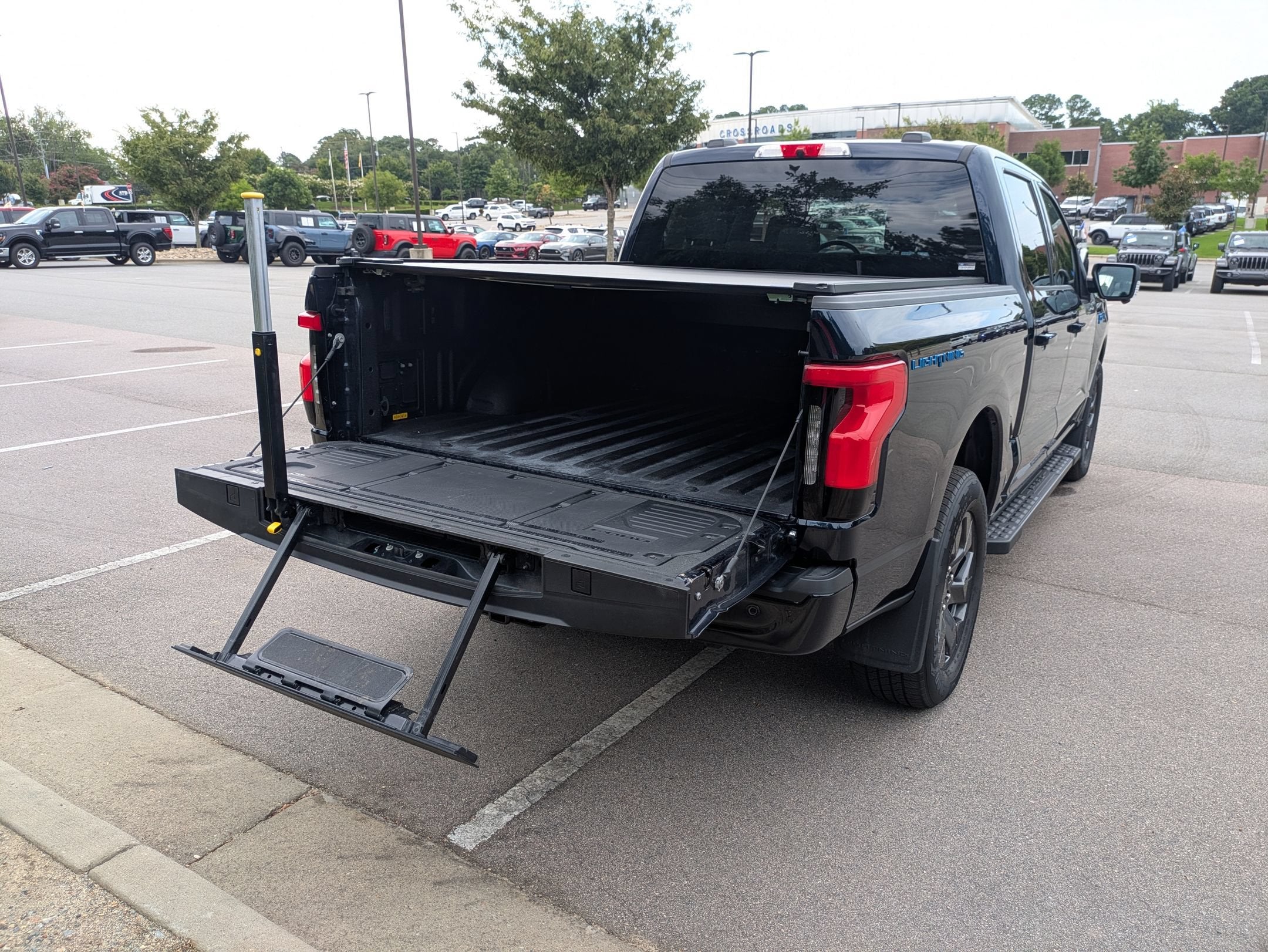 2025 Ford F-150 Lightning Flash