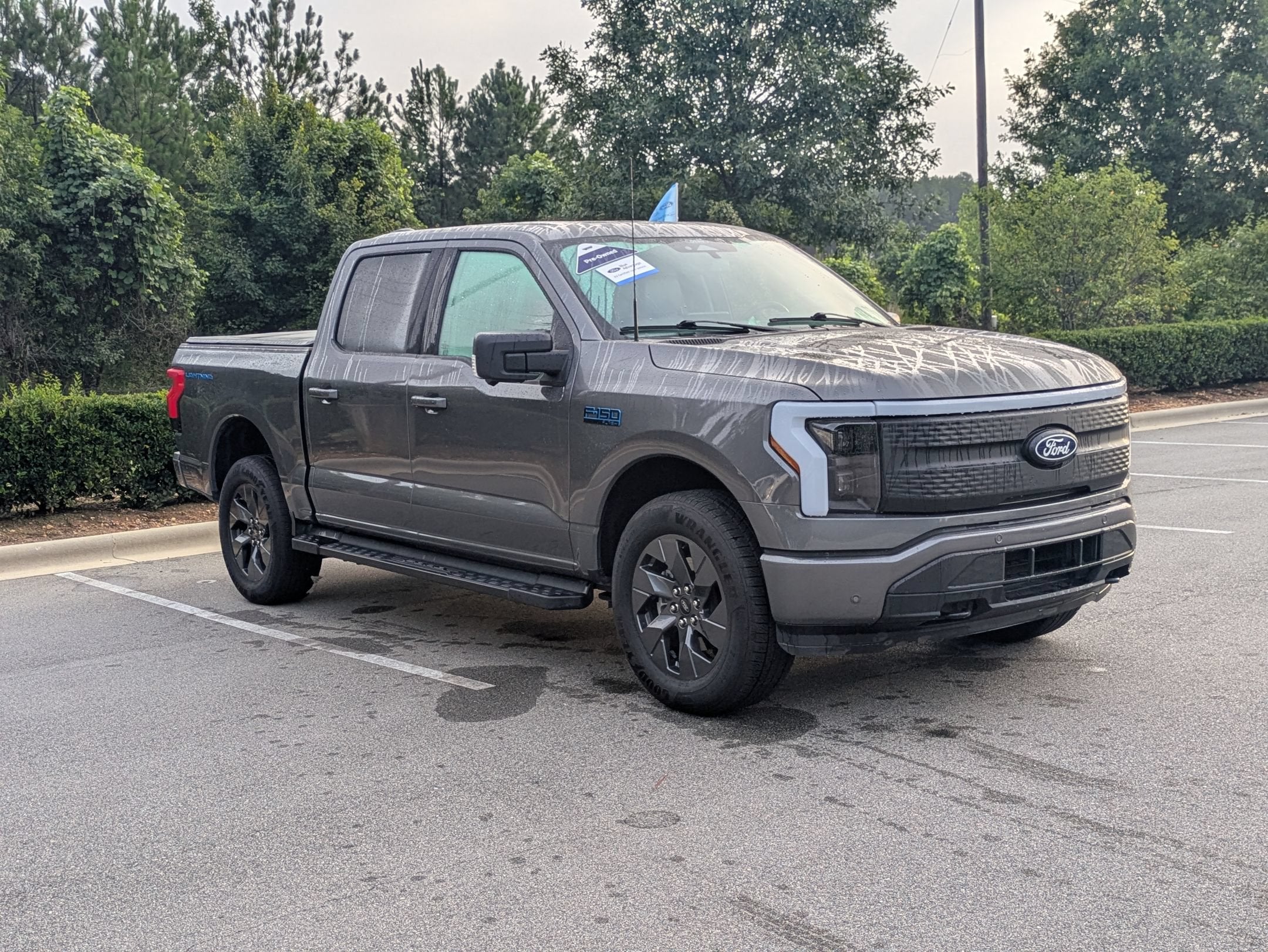 2025 Ford F-150 Lightning Flash