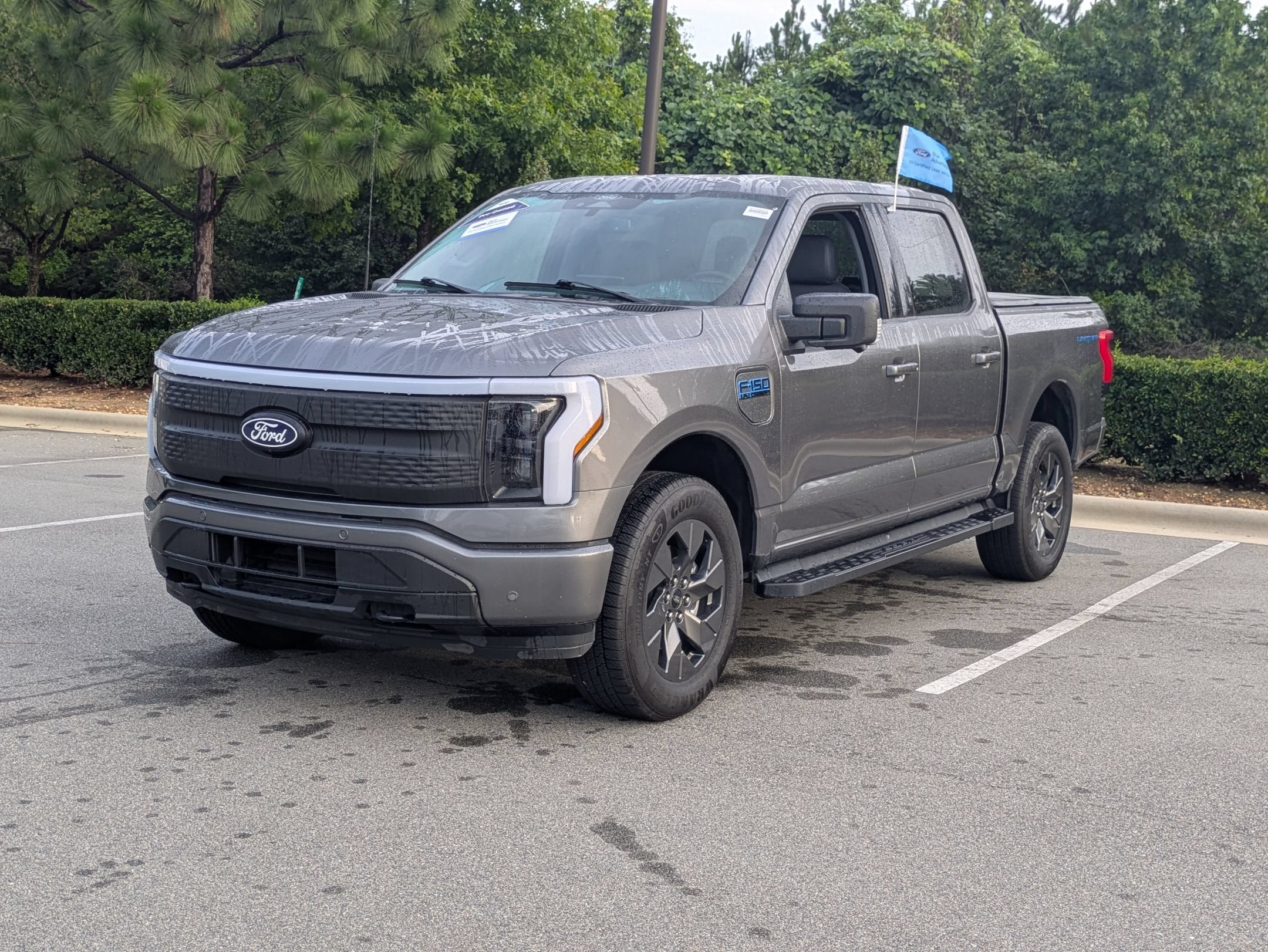 2025 Ford F-150 Lightning Flash
