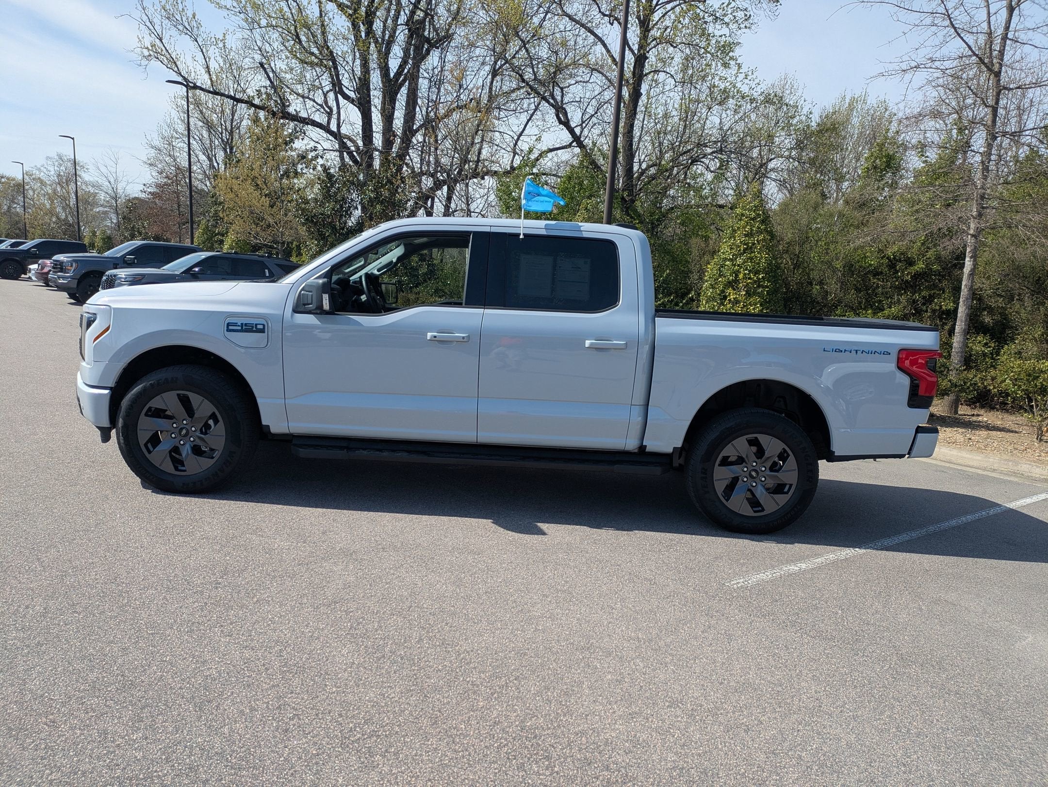 2025 Ford F-150 Lightning Flash
