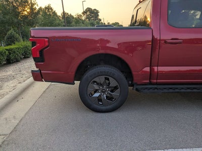 2024 Ford F-150 Lightning LARIAT