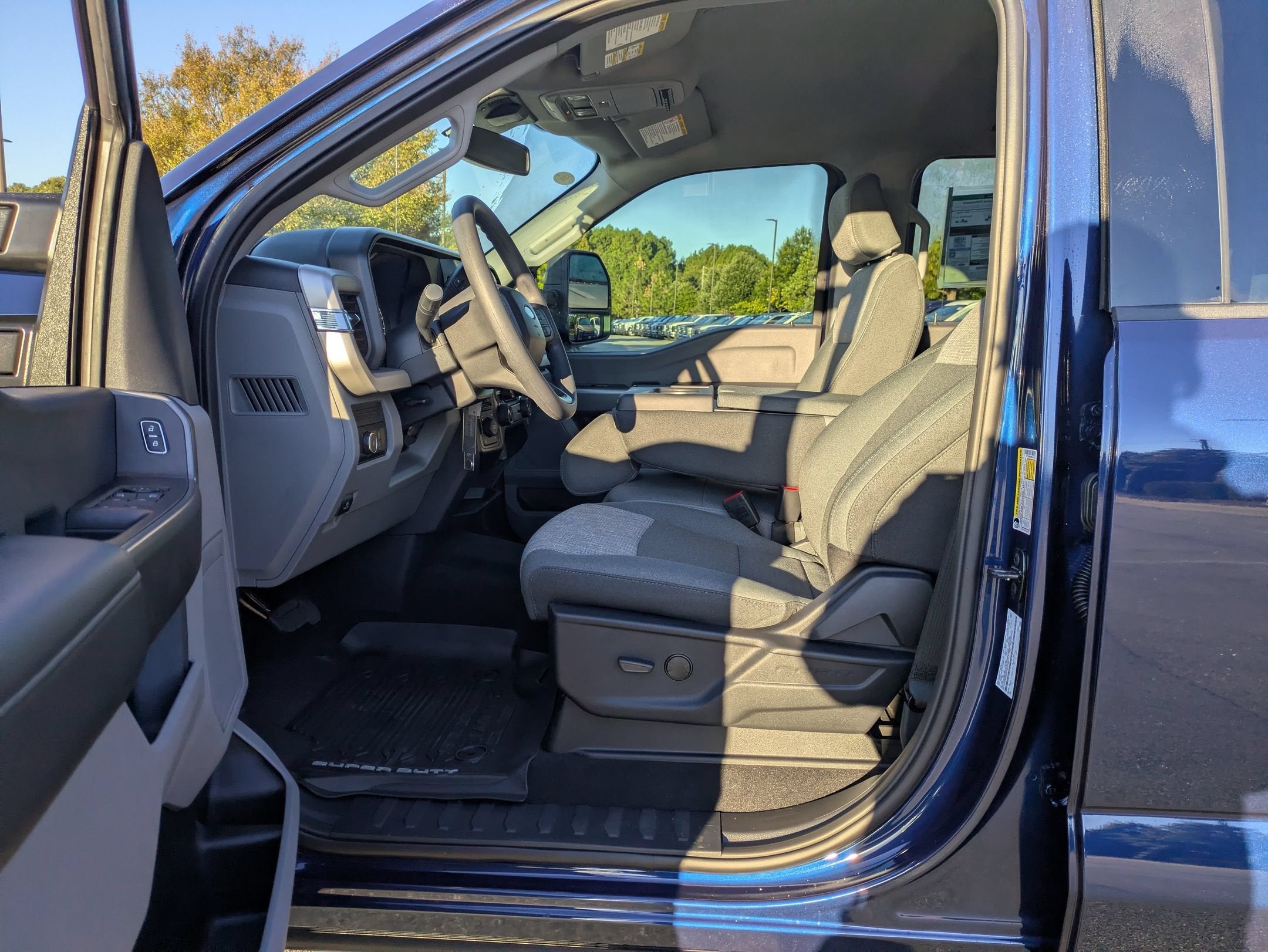 2027 Ford Super Duty F-250 SRW XLT