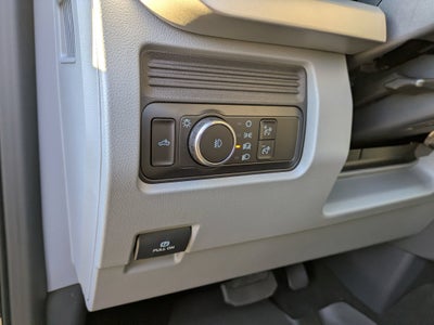 2027 Ford Super Duty F-250 SRW XLT