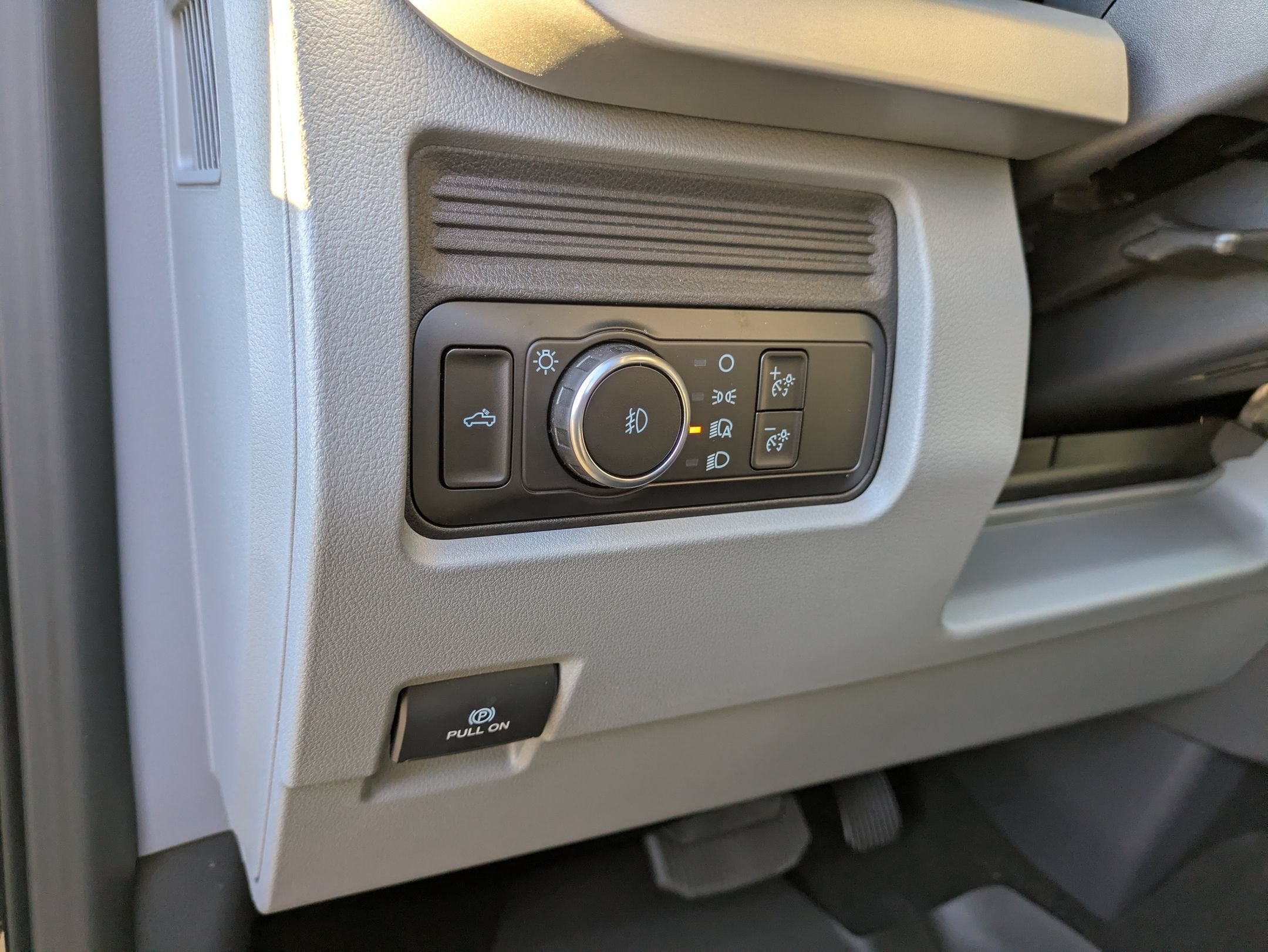 2027 Ford Super Duty F-250 SRW XLT