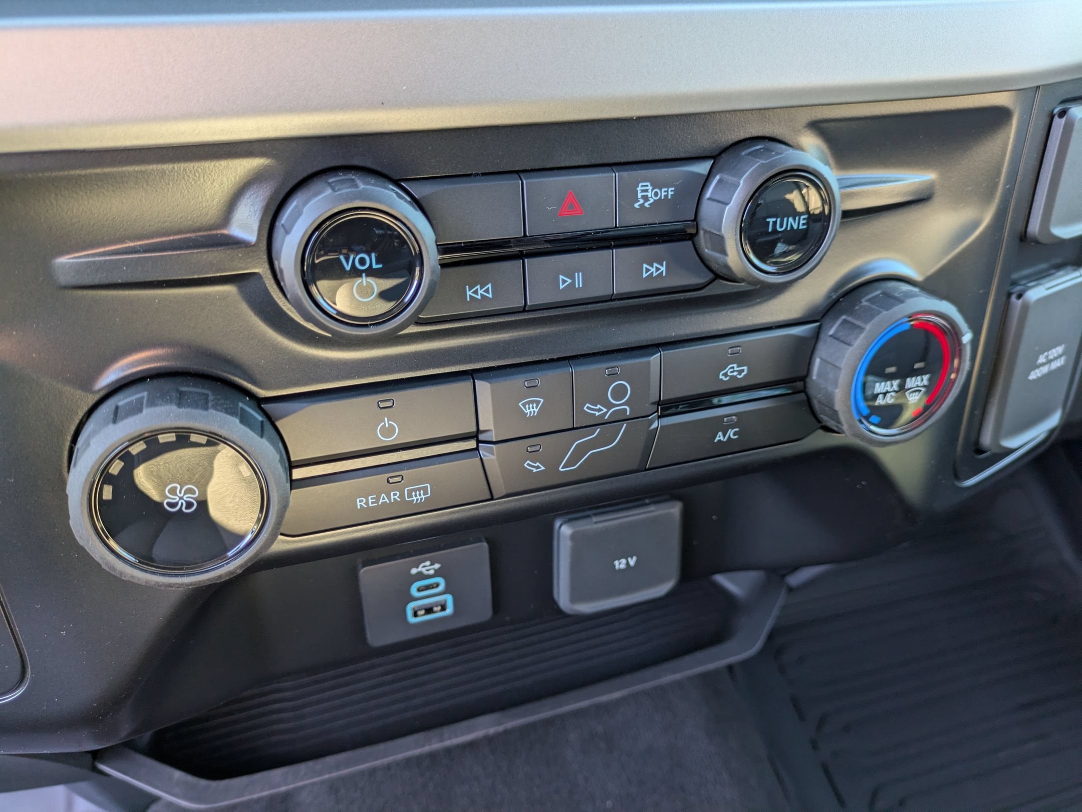 2027 Ford Super Duty F-250 SRW XLT