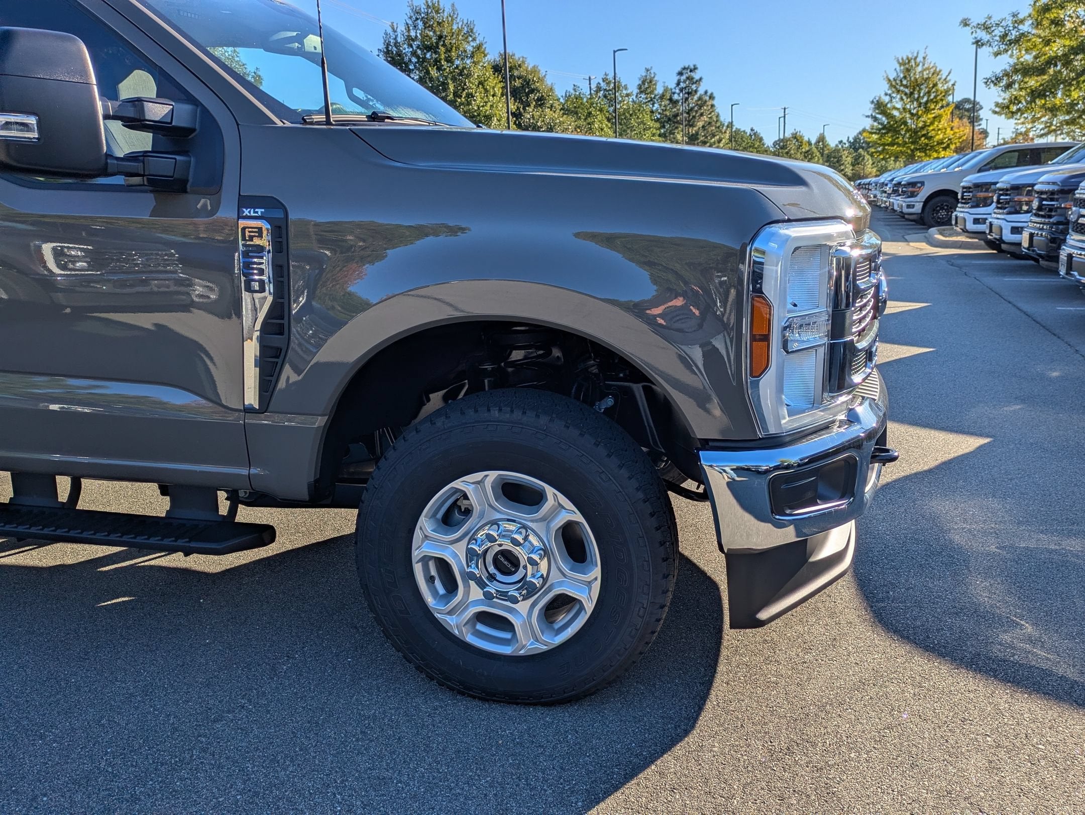 2027 Ford Super Duty F-250 SRW XLT