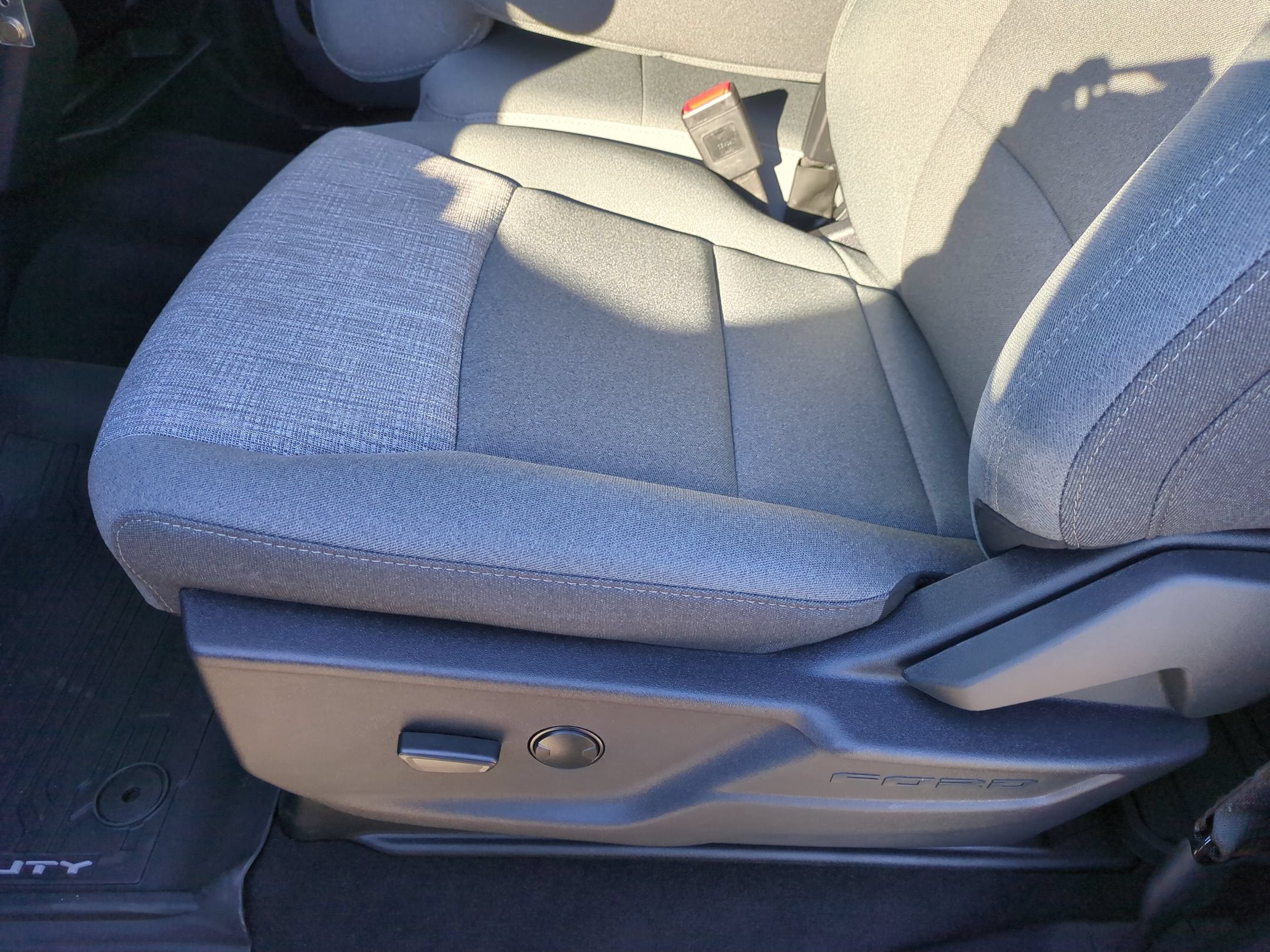 2027 Ford Super Duty F-250 SRW XLT